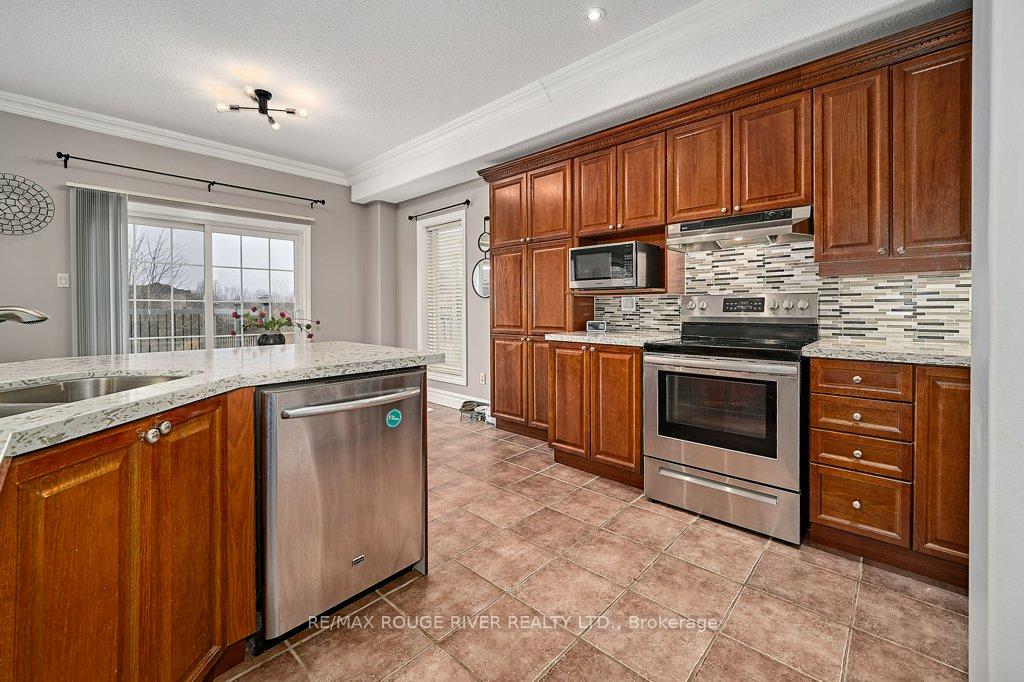 Photo 11 of 183 Fenning Drive, Clarington, Courtice — HOMEH