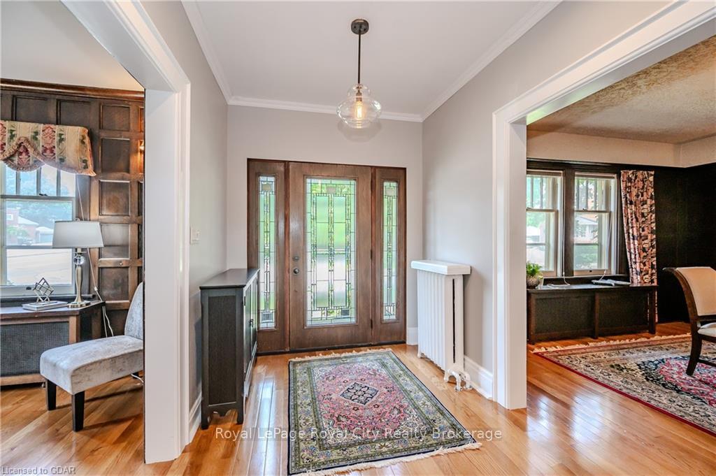 Photo 6 of 2 Ardmay Crescent, Guelph, St. George's — HOMEH