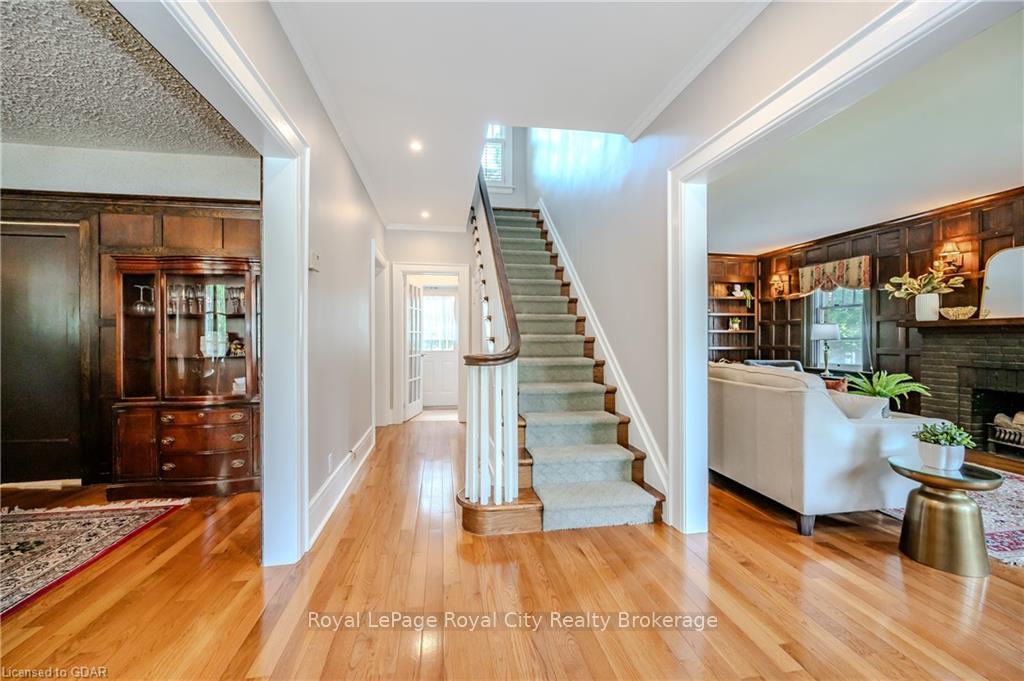 Photo 7 of 2 Ardmay Crescent, Guelph, St. George's — HOMEH