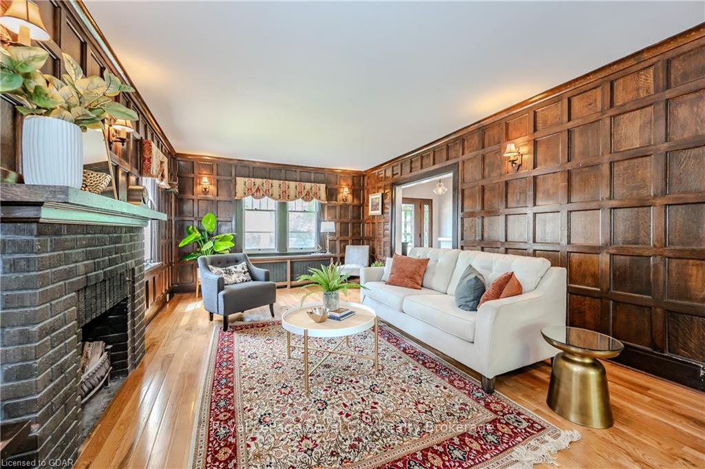 Photo 12 of 2 Ardmay Crescent, Guelph, St. George's — HOMEH