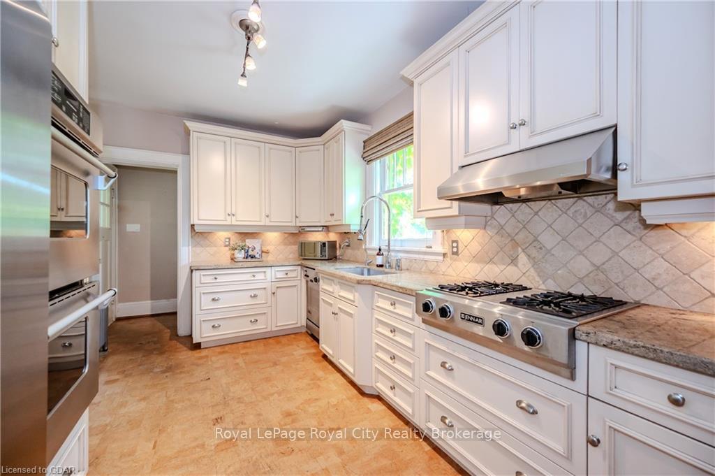 Photo 17 of 2 Ardmay Crescent, Guelph, St. George's — HOMEH