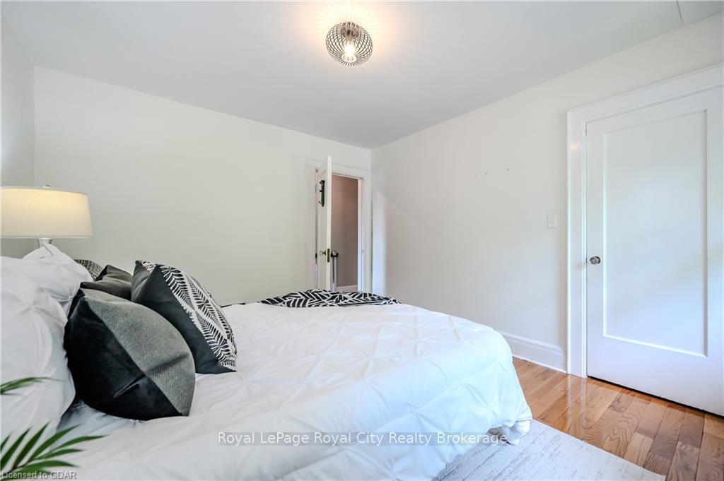 Photo 24 of 2 Ardmay Crescent, Guelph, St. George's — HOMEH