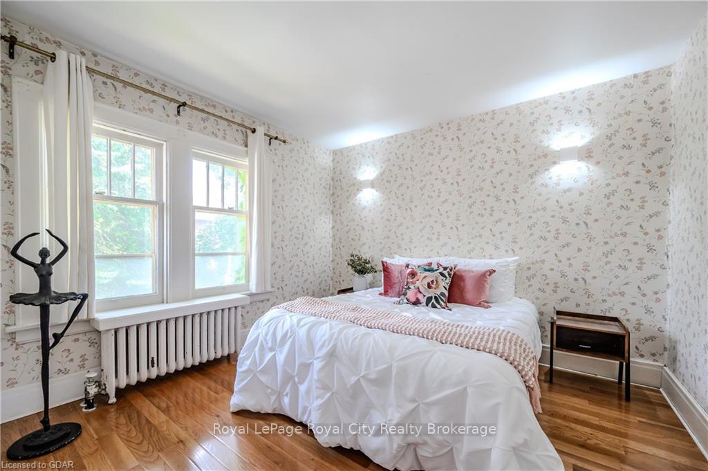 Photo 25 of 2 Ardmay Crescent, Guelph, St. George's — HOMEH