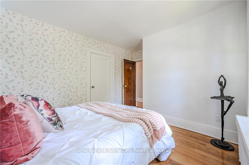 Photo 26 of 2 Ardmay Crescent, Guelph, St. George's — HOMEH