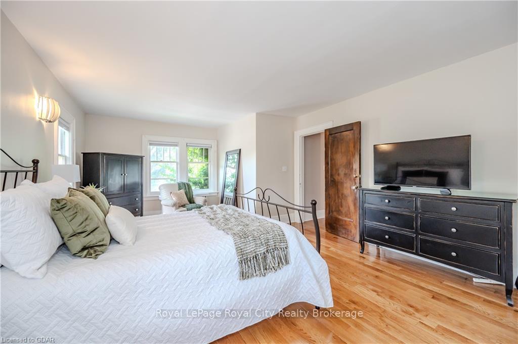 Photo 30 of 2 Ardmay Crescent, Guelph, St. George's — HOMEH