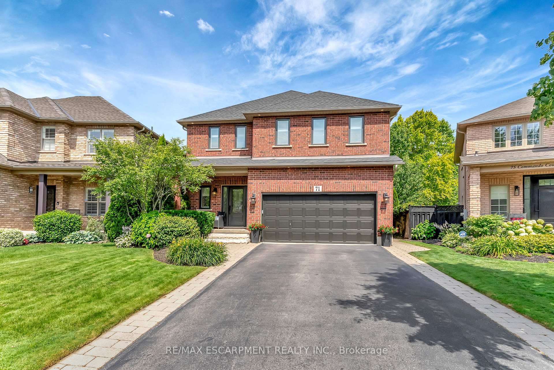 Photo 3 of 71 Commando Court, Hamilton, Waterdown — HOMEH
