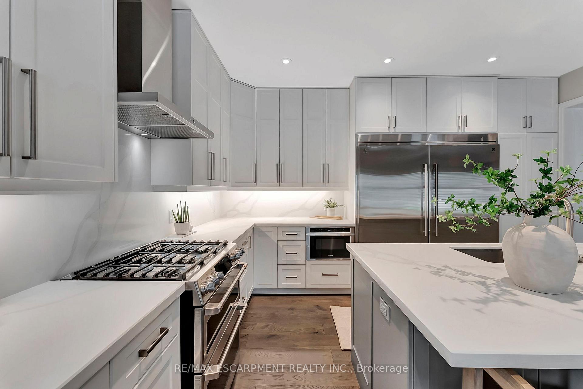 Photo 13 of 71 Commando Court, Hamilton, Waterdown — HOMEH