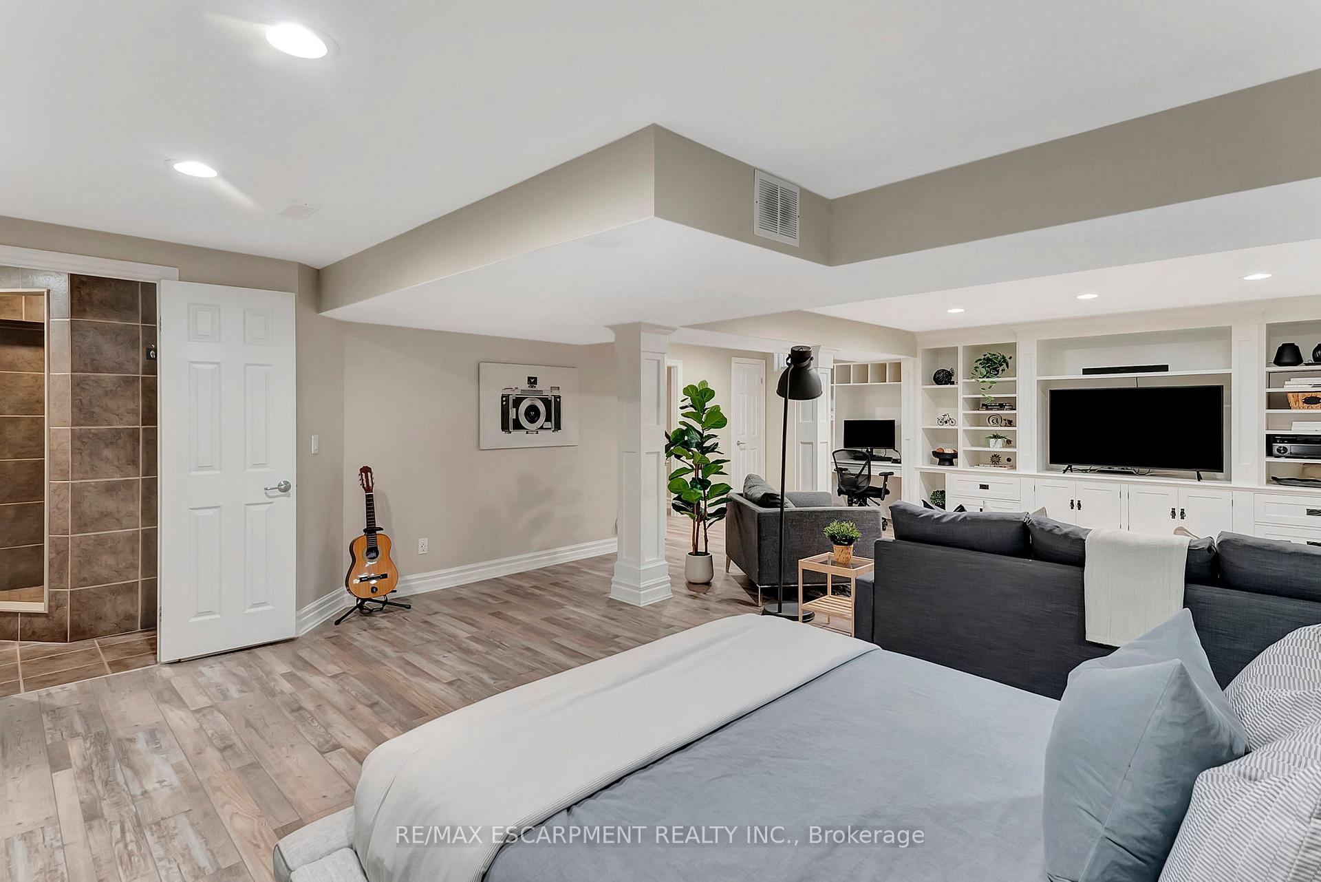 Photo 36 of 71 Commando Court, Hamilton, Waterdown — HOMEH