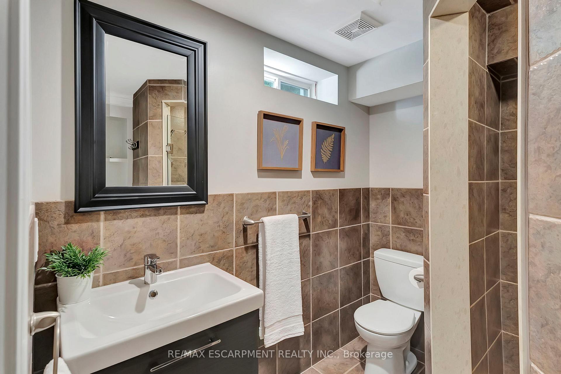 Photo 38 of 71 Commando Court, Hamilton, Waterdown — HOMEH