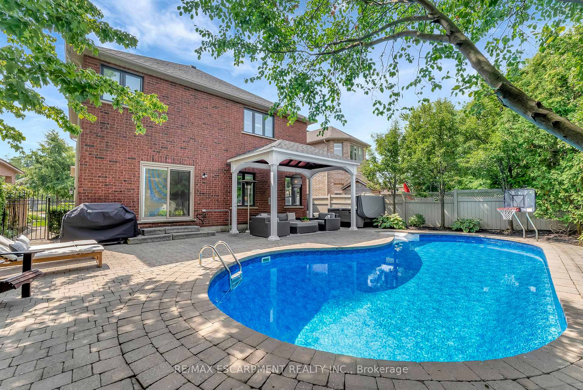 Photo 44 of 71 Commando Court, Hamilton, Waterdown — HOMEH