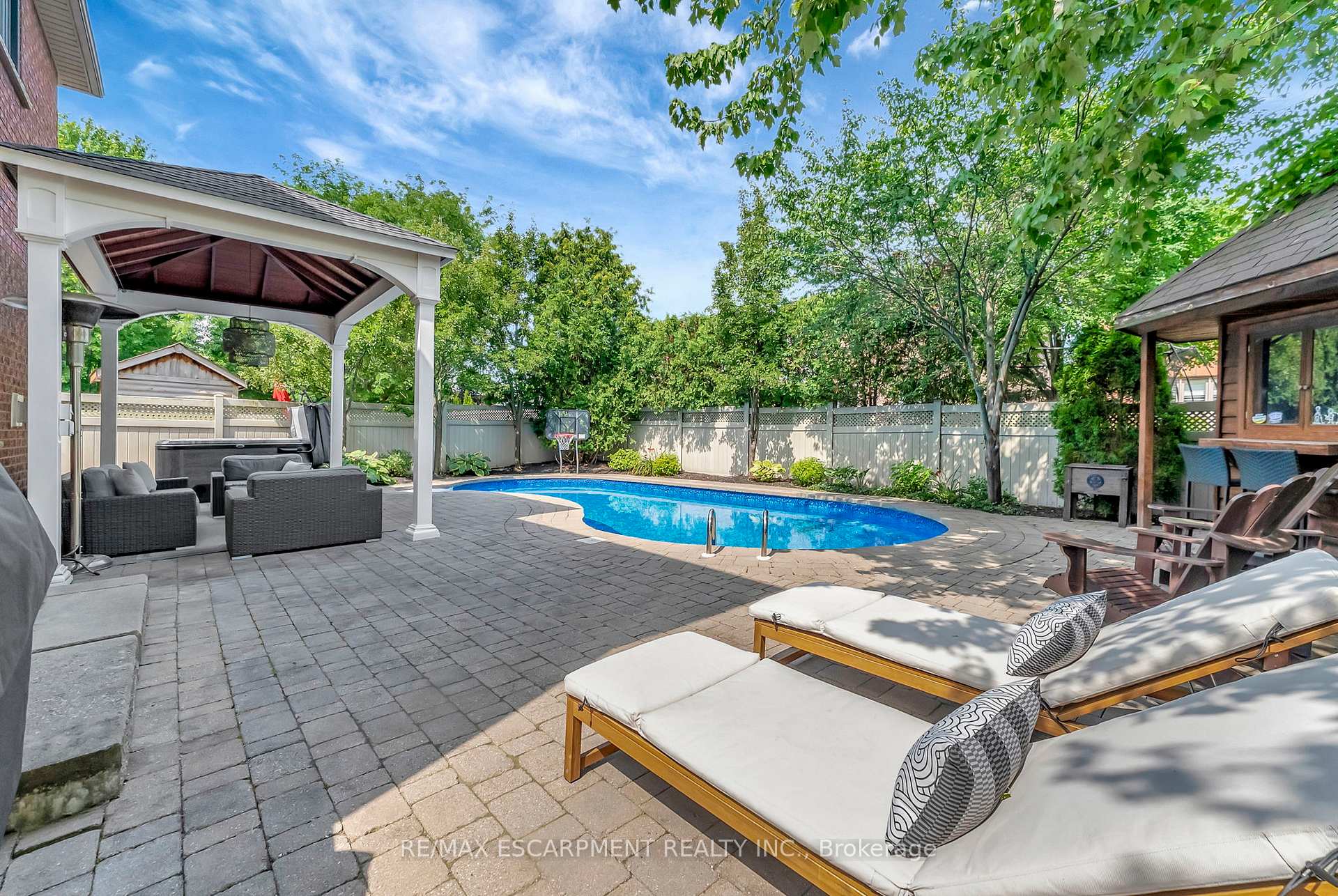 Photo 45 of 71 Commando Court, Hamilton, Waterdown — HOMEH