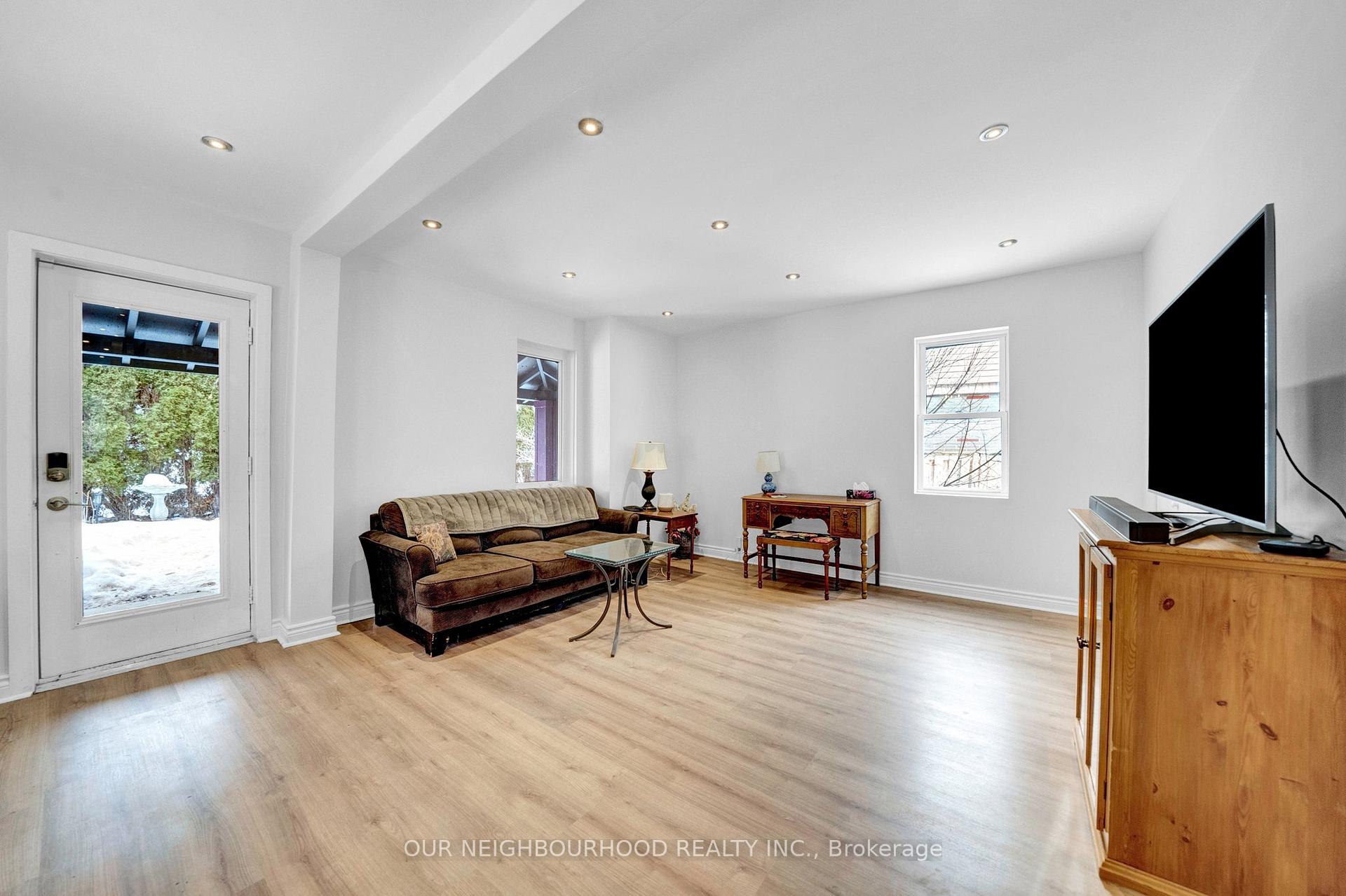 Photo 7 of 4 Scugog Street, Clarington, Bowmanville — HOMEH