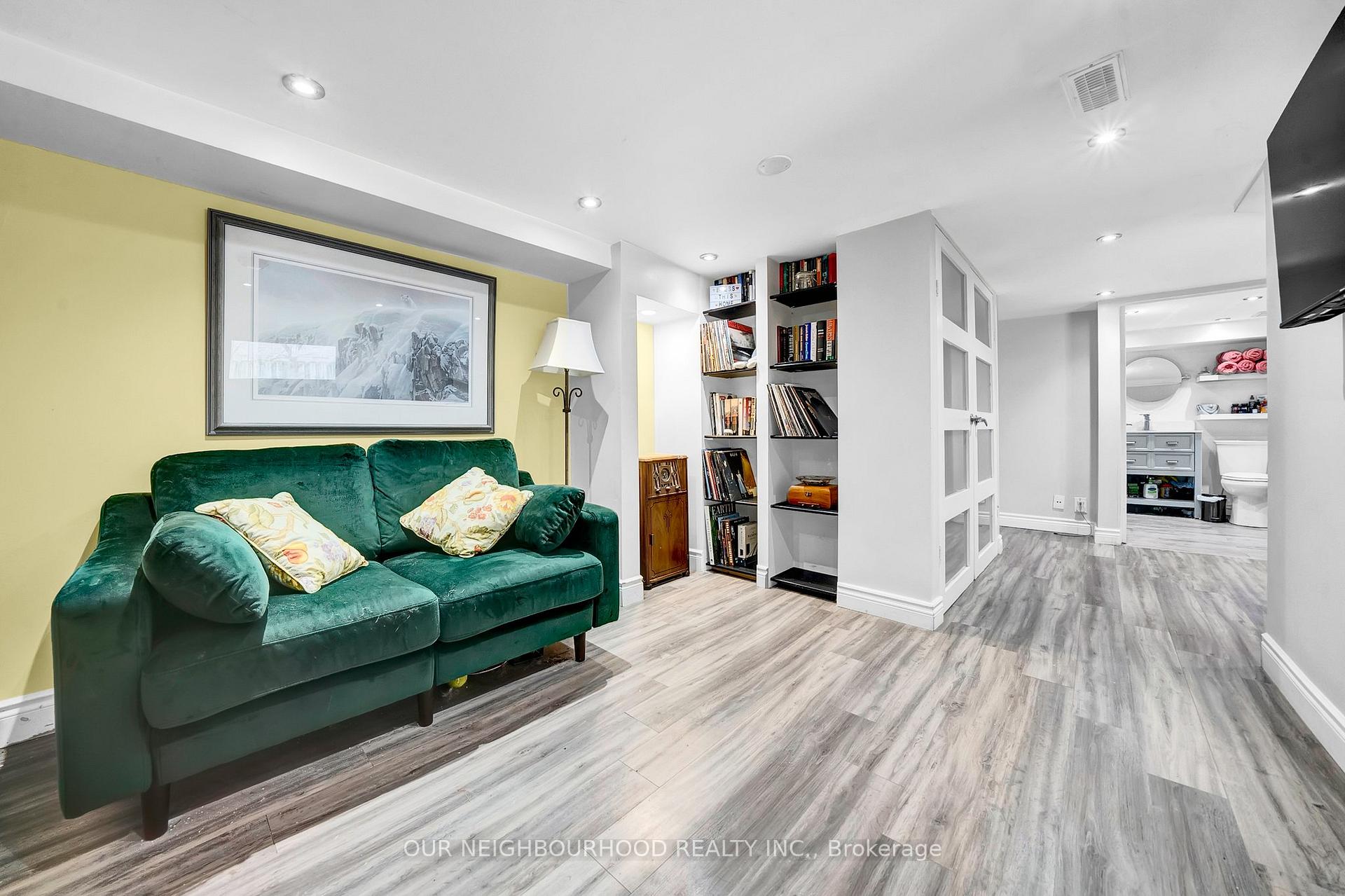 Photo 21 of 4 Scugog Street, Clarington, Bowmanville — HOMEH