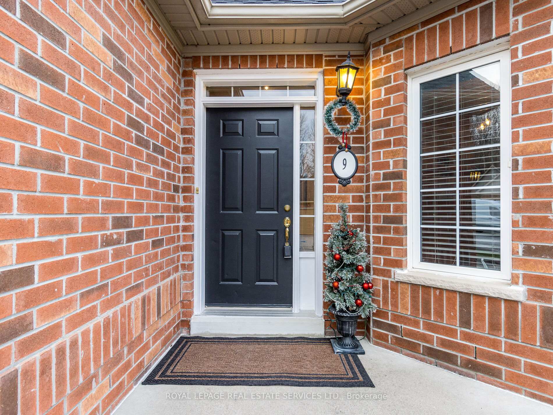 Photo 3 of 9 Nailsworth Crescent, Caledon, Caledon East — HOMEH