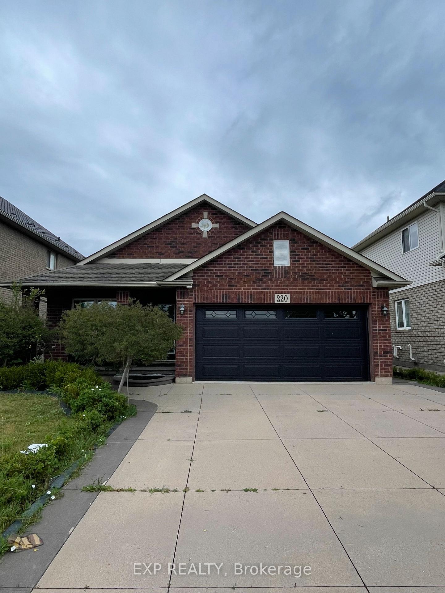 Photo 2 of 220 Pinehill Drive, Hamilton, Hannon — HOMEH