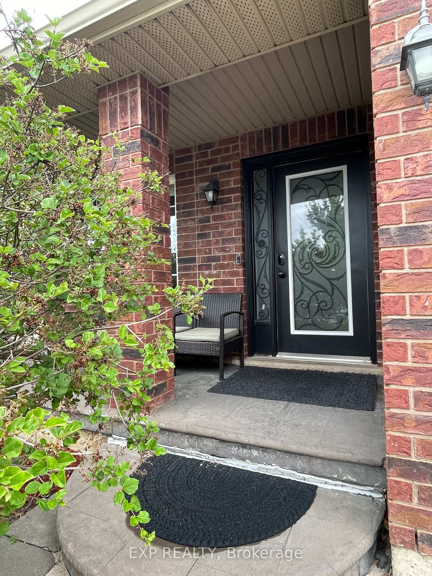 Photo 3 of 220 Pinehill Drive, Hamilton, Hannon — HOMEH