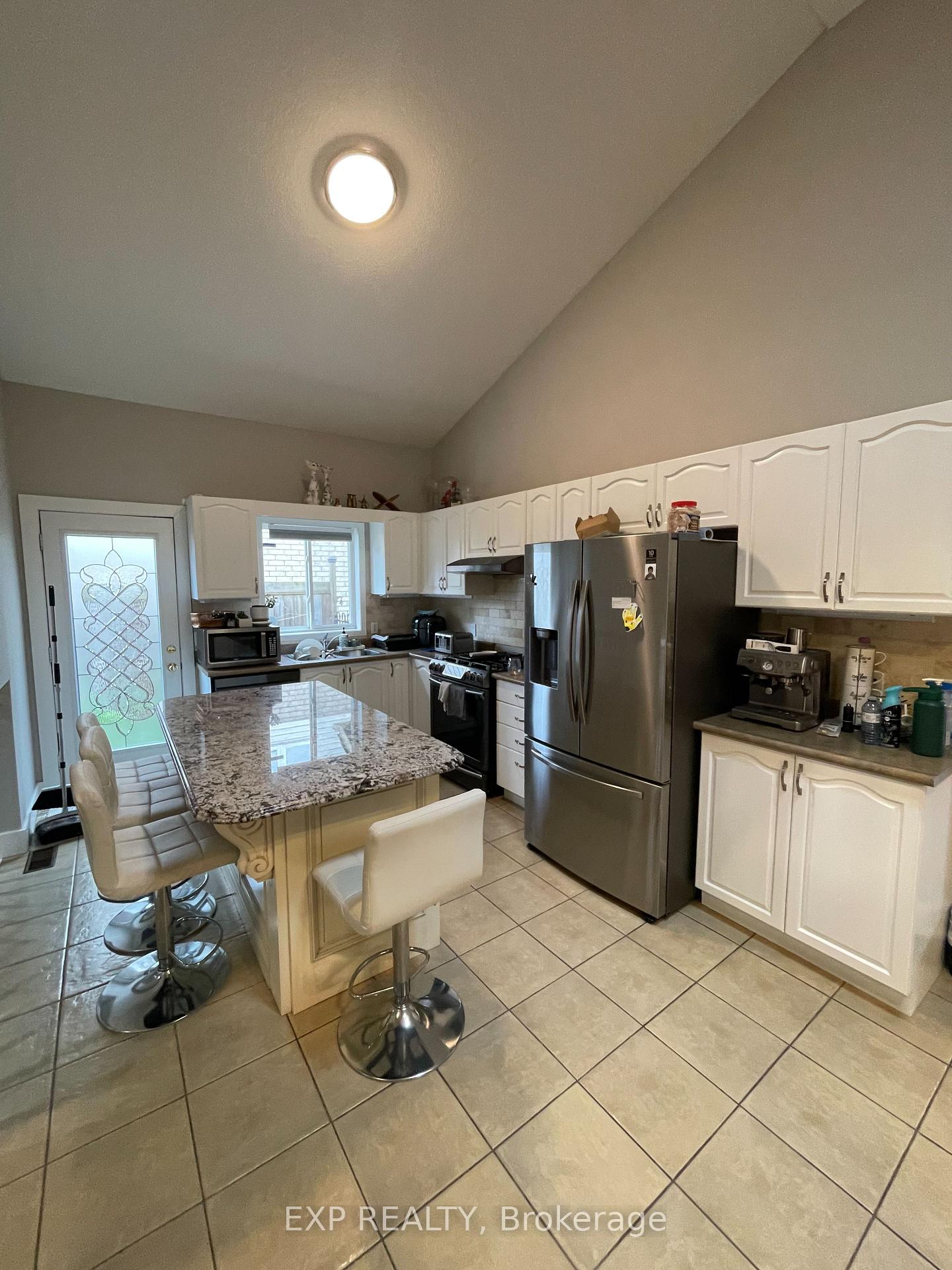 Photo 5 of 220 Pinehill Drive, Hamilton, Hannon — HOMEH