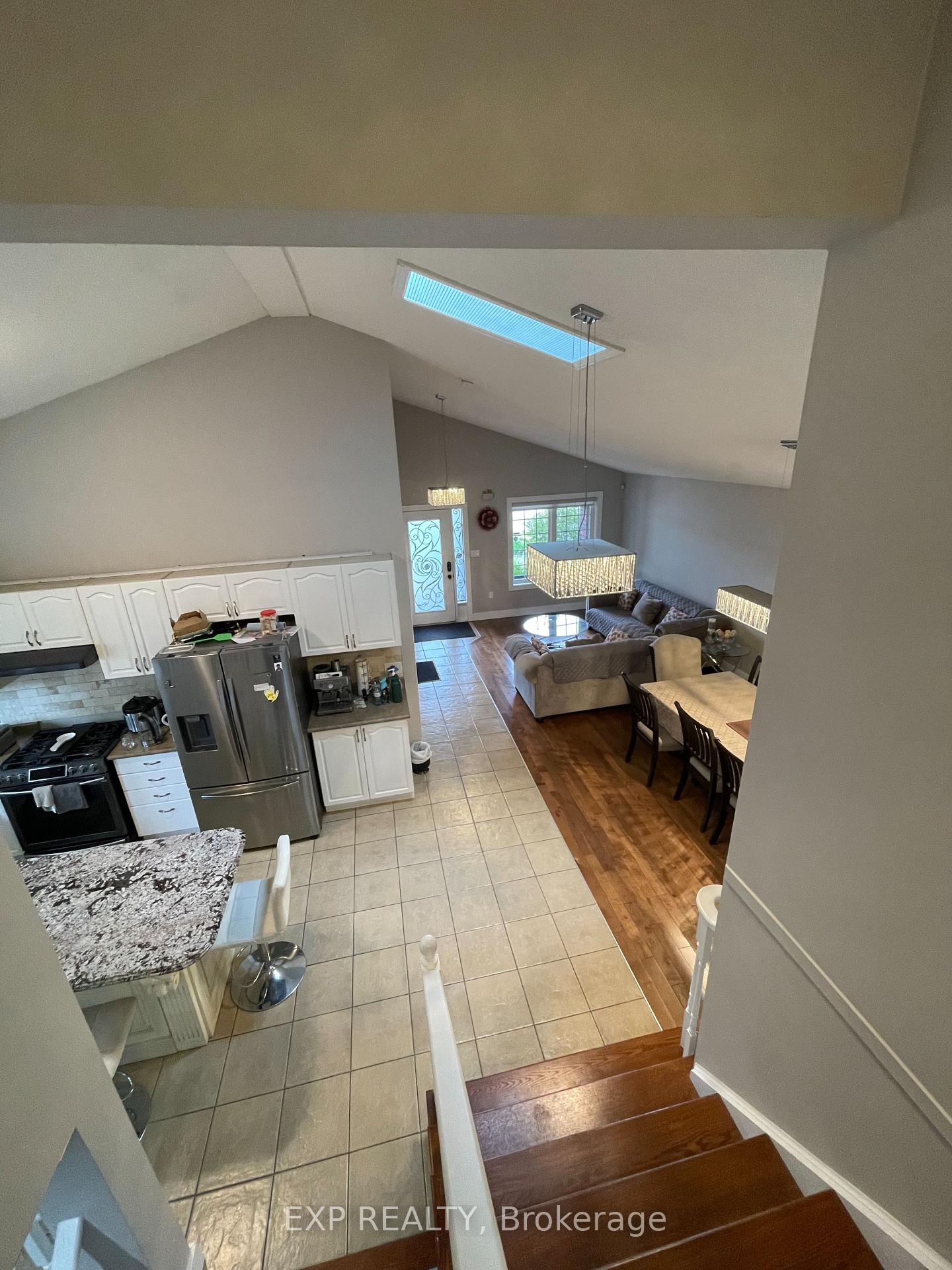 Photo 6 of 220 Pinehill Drive, Hamilton, Hannon — HOMEH