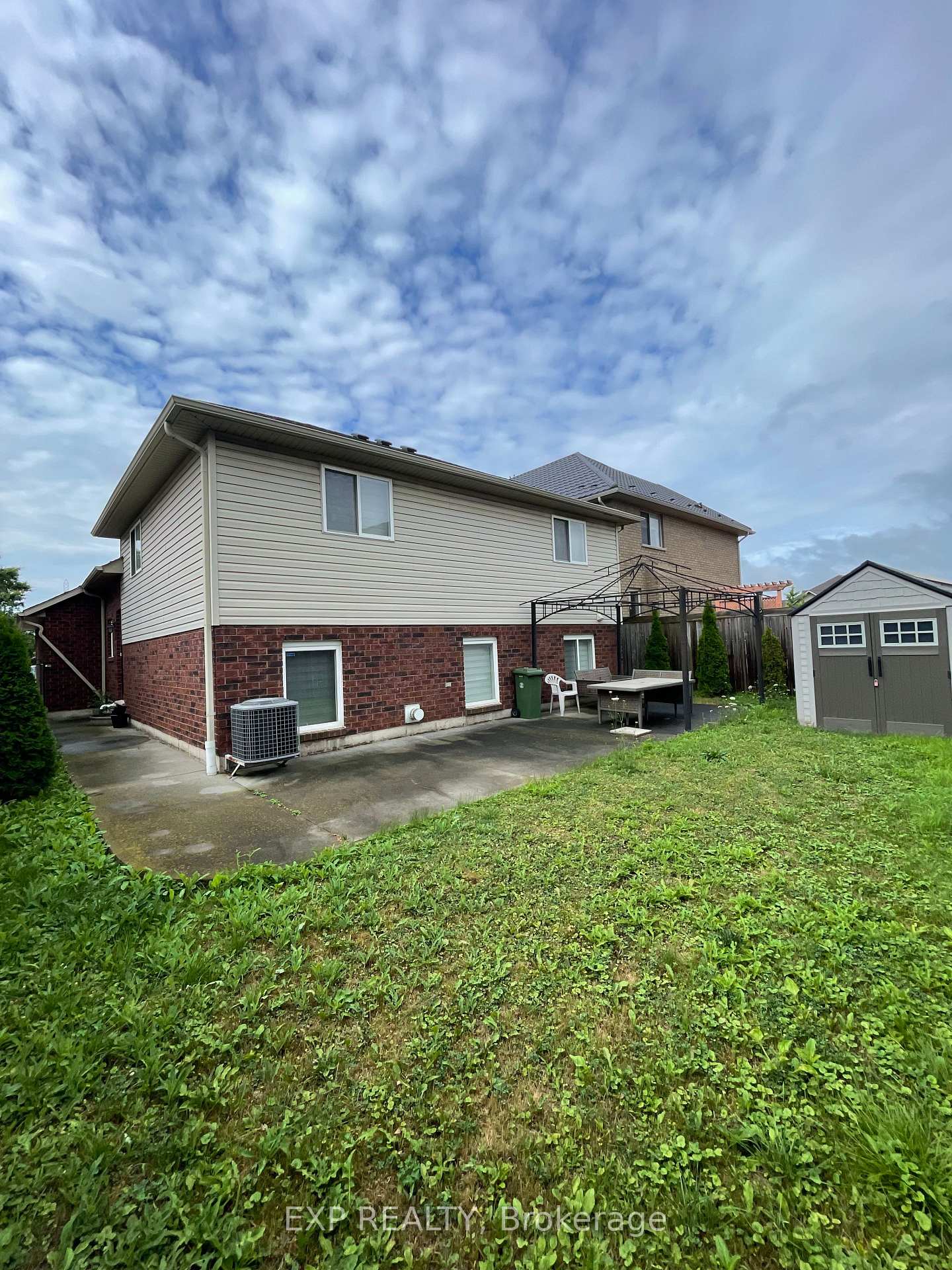 Photo 13 of 220 Pinehill Drive, Hamilton, Hannon — HOMEH
