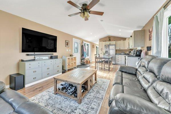 Photo 11 of 3061 Sunbury Road, Frontenac, Frontenac South — HOMEH