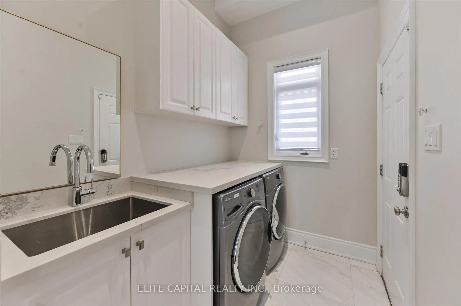 Photo 9 of 18 Rotondo Crescent, Vaughan, Kleinburg — HOMEH