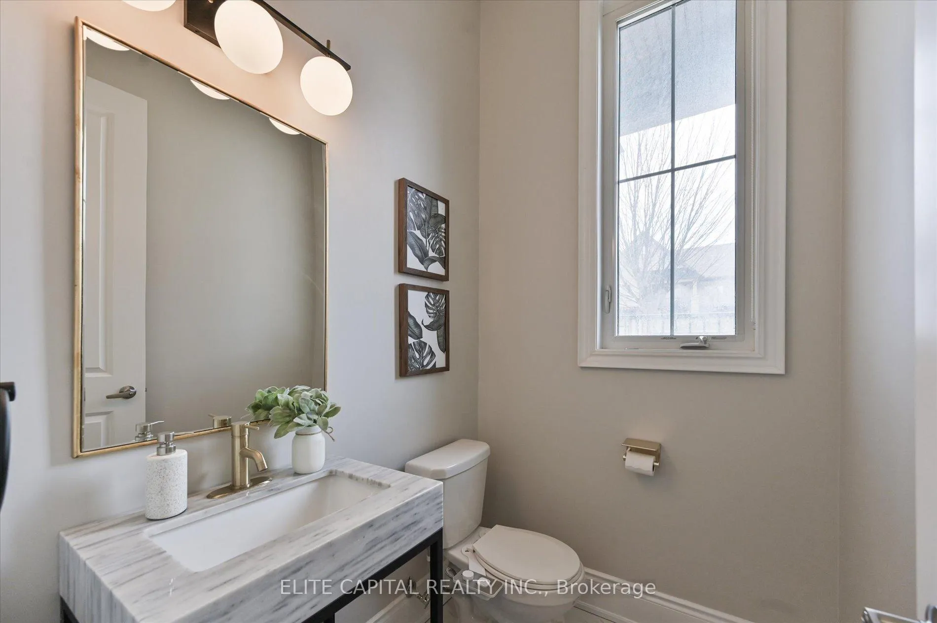 Photo 10 of 18 Rotondo Crescent, Vaughan, Kleinburg — HOMEH