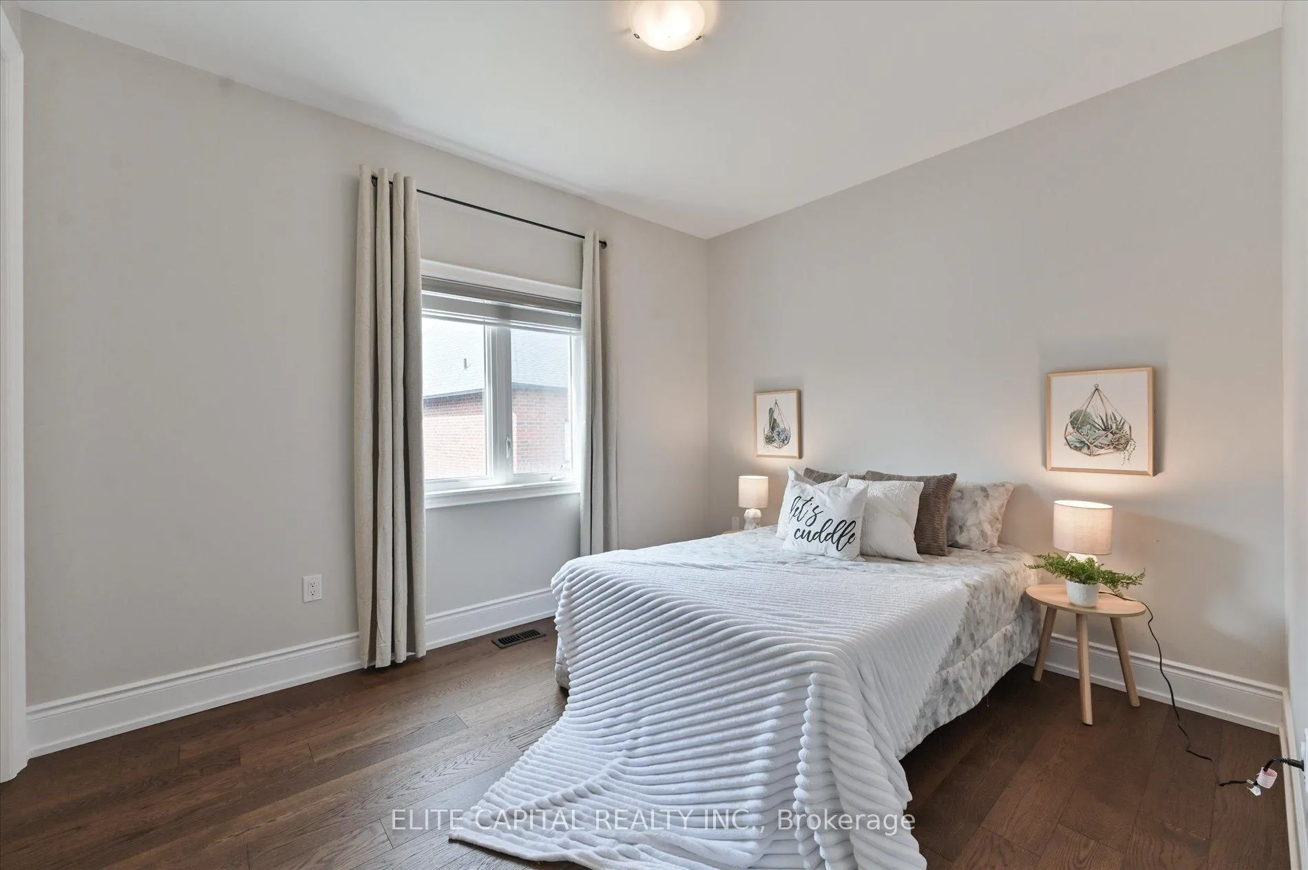 Photo 16 of 18 Rotondo Crescent, Vaughan, Kleinburg — HOMEH