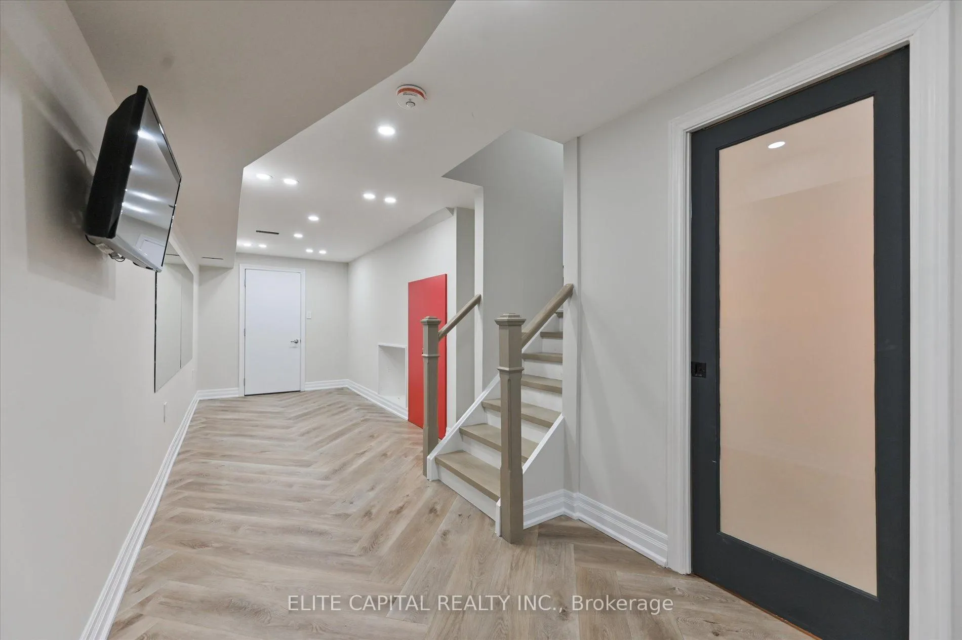 Photo 22 of 18 Rotondo Crescent, Vaughan, Kleinburg — HOMEH