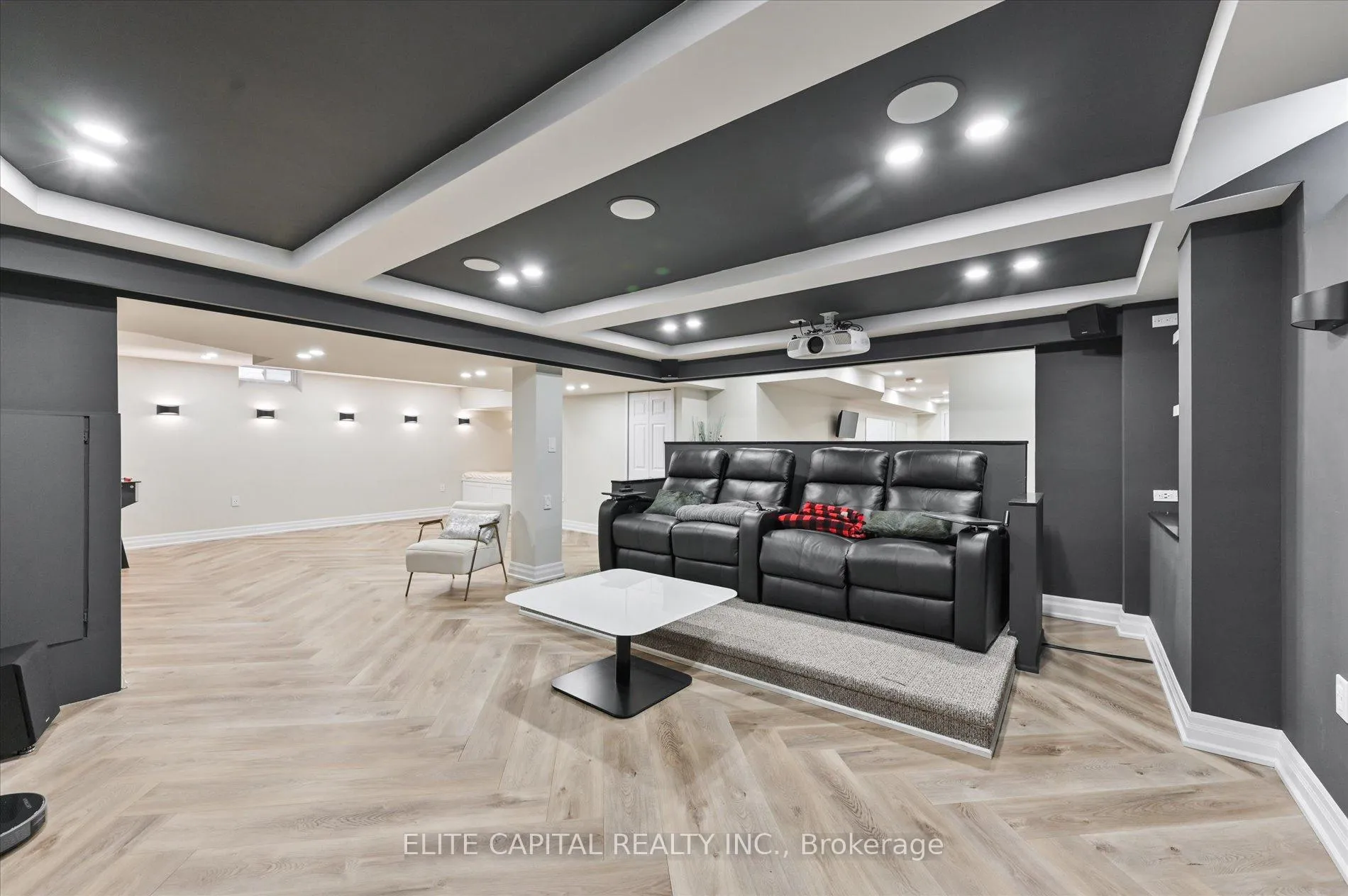 Photo 27 of 18 Rotondo Crescent, Vaughan, Kleinburg — HOMEH