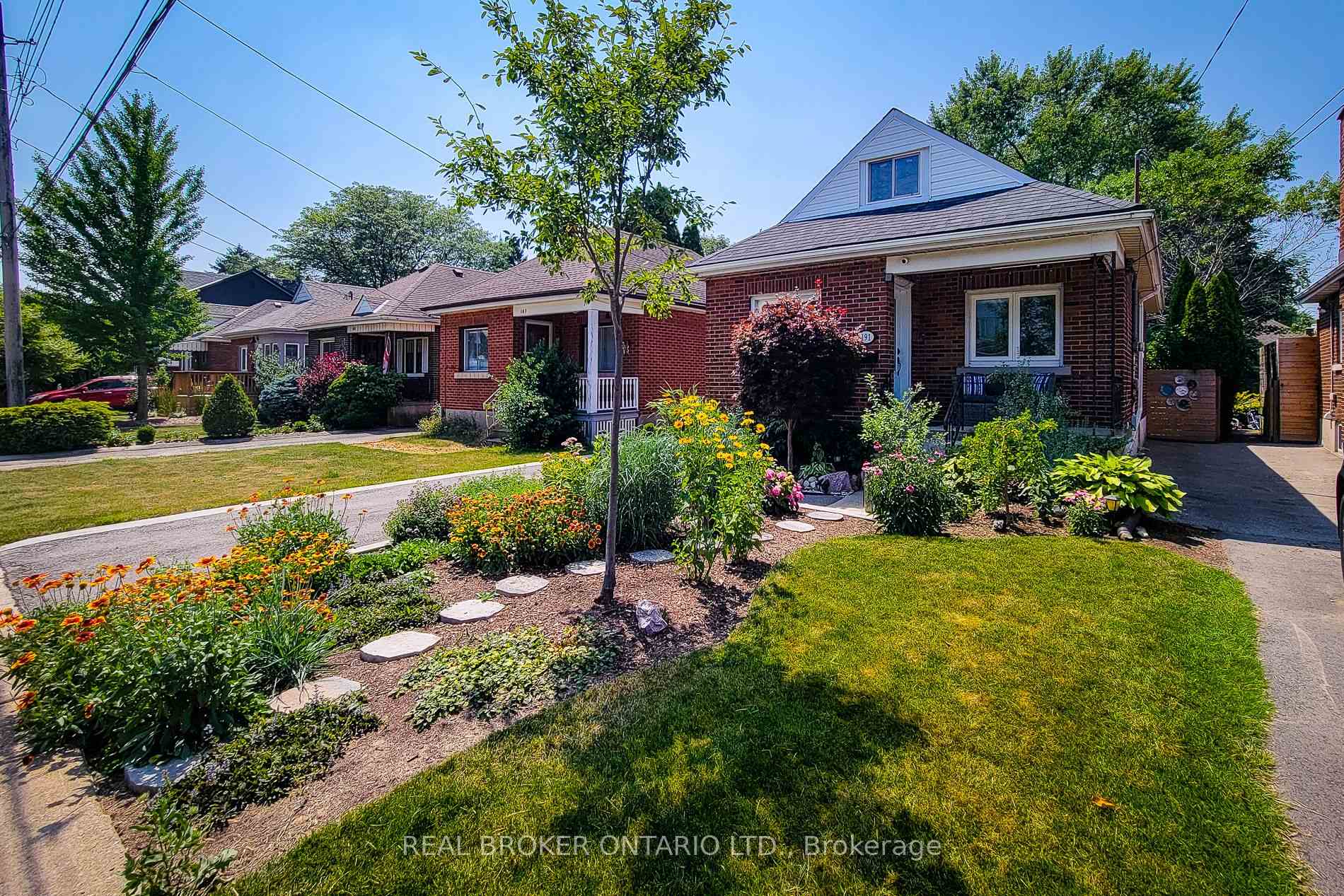 Photo 2 of 191 Paradise Road N, Hamilton, Westdale — HOMEH