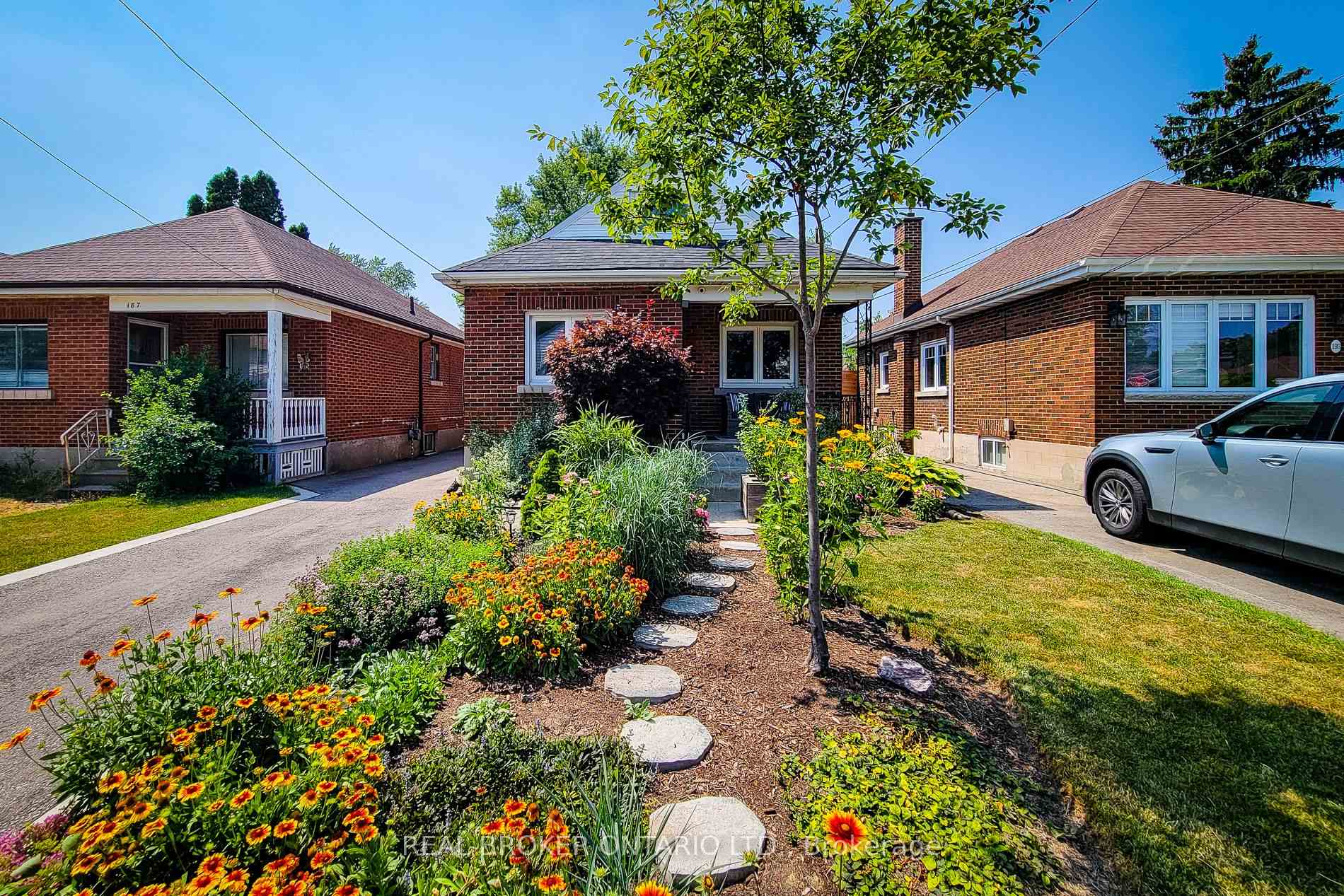 Photo 3 of 191 Paradise Road N, Hamilton, Westdale — HOMEH