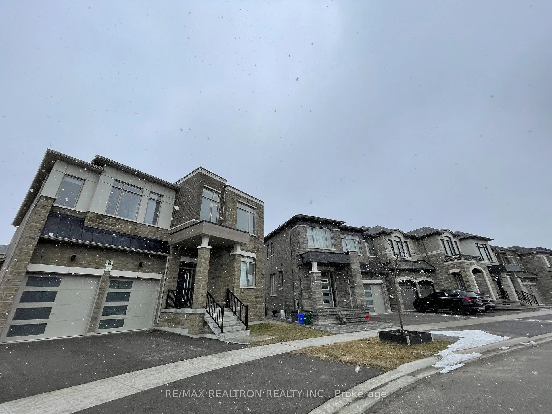 Photo 2 of 28 Tipp Drive, Richmond Hill, Rural Richmond Hill — HOMEH