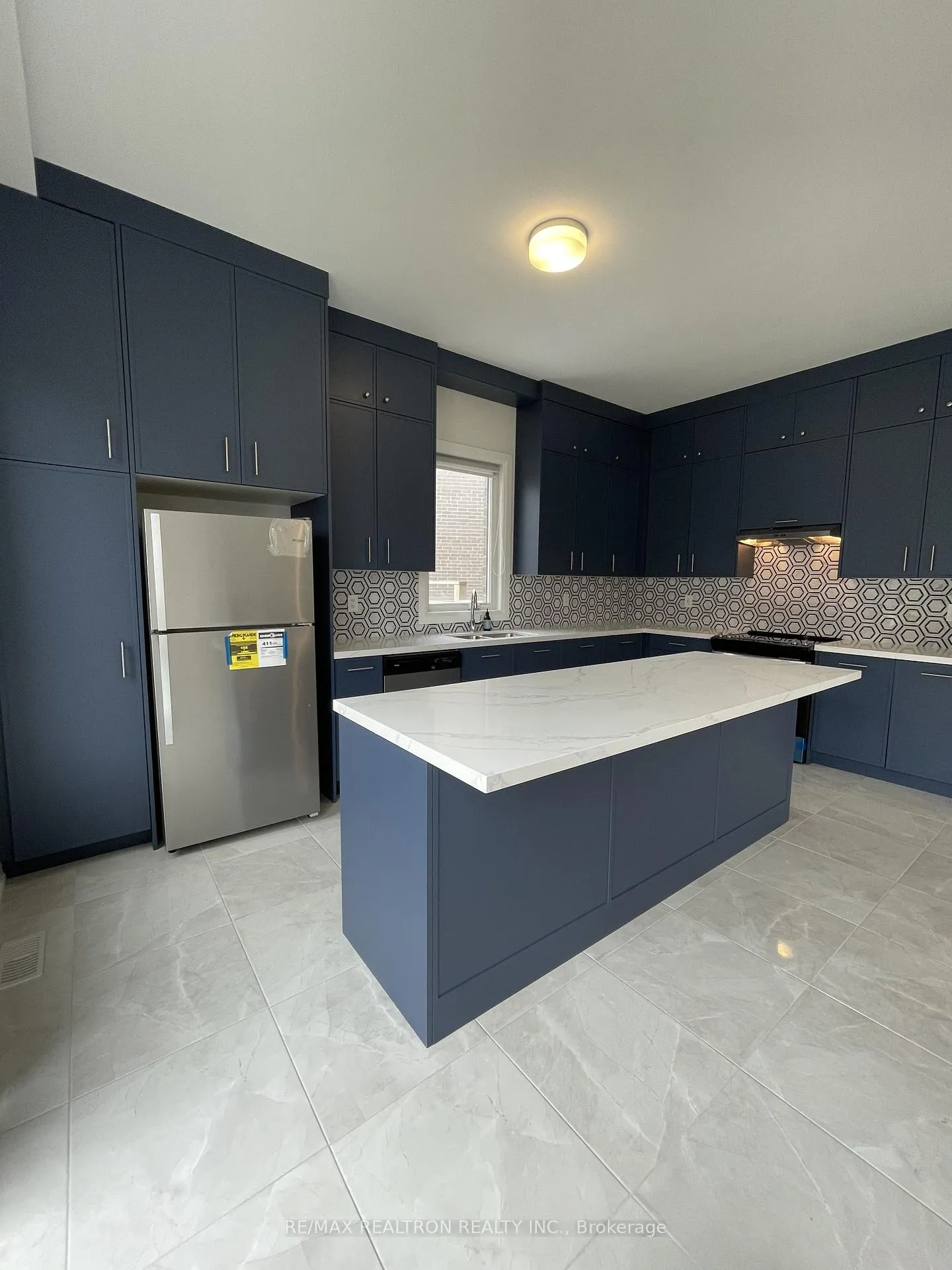 Photo 3 of 28 Tipp Drive, Richmond Hill, Rural Richmond Hill — HOMEH