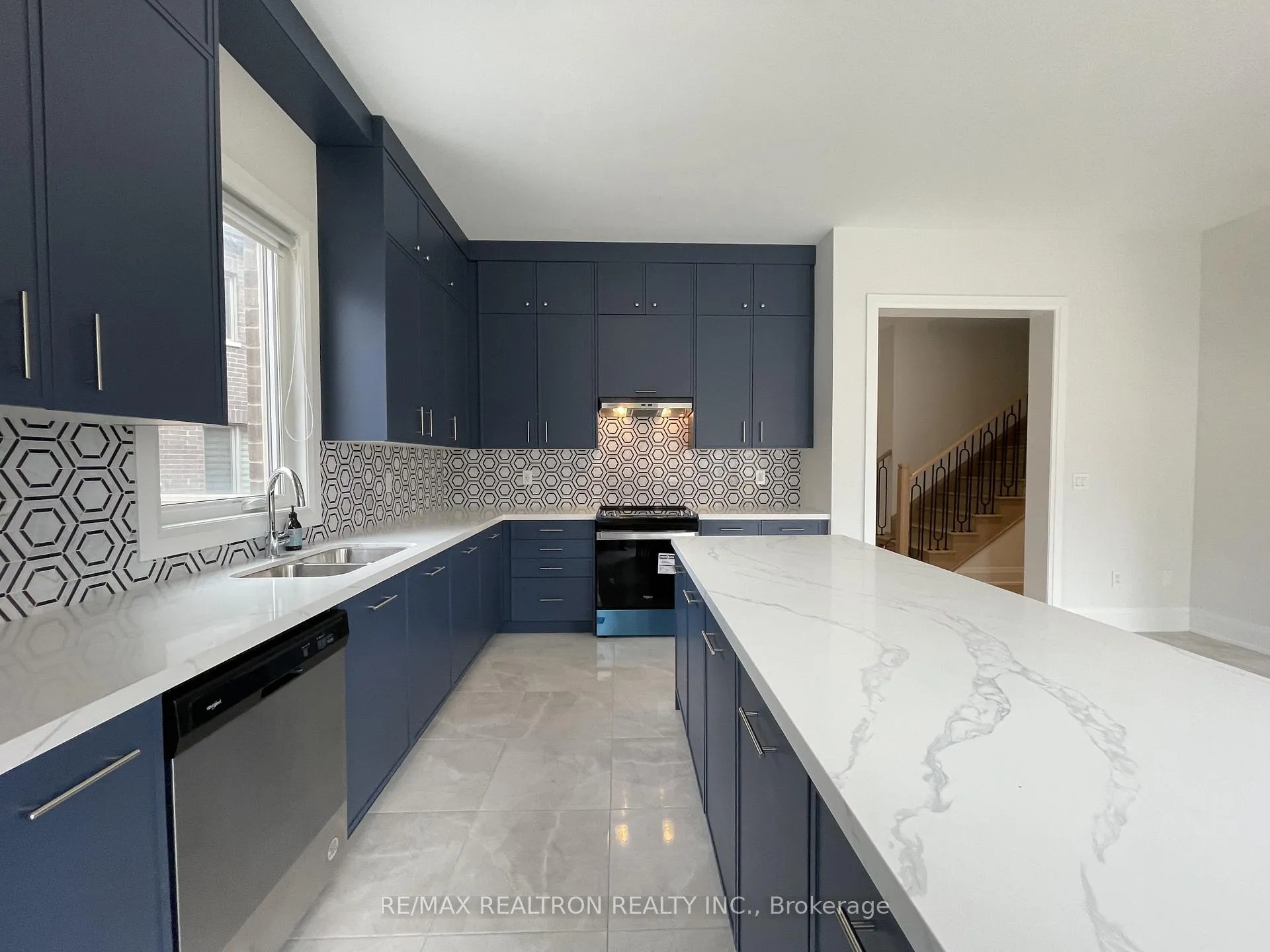 Photo 7 of 28 Tipp Drive, Richmond Hill, Rural Richmond Hill — HOMEH