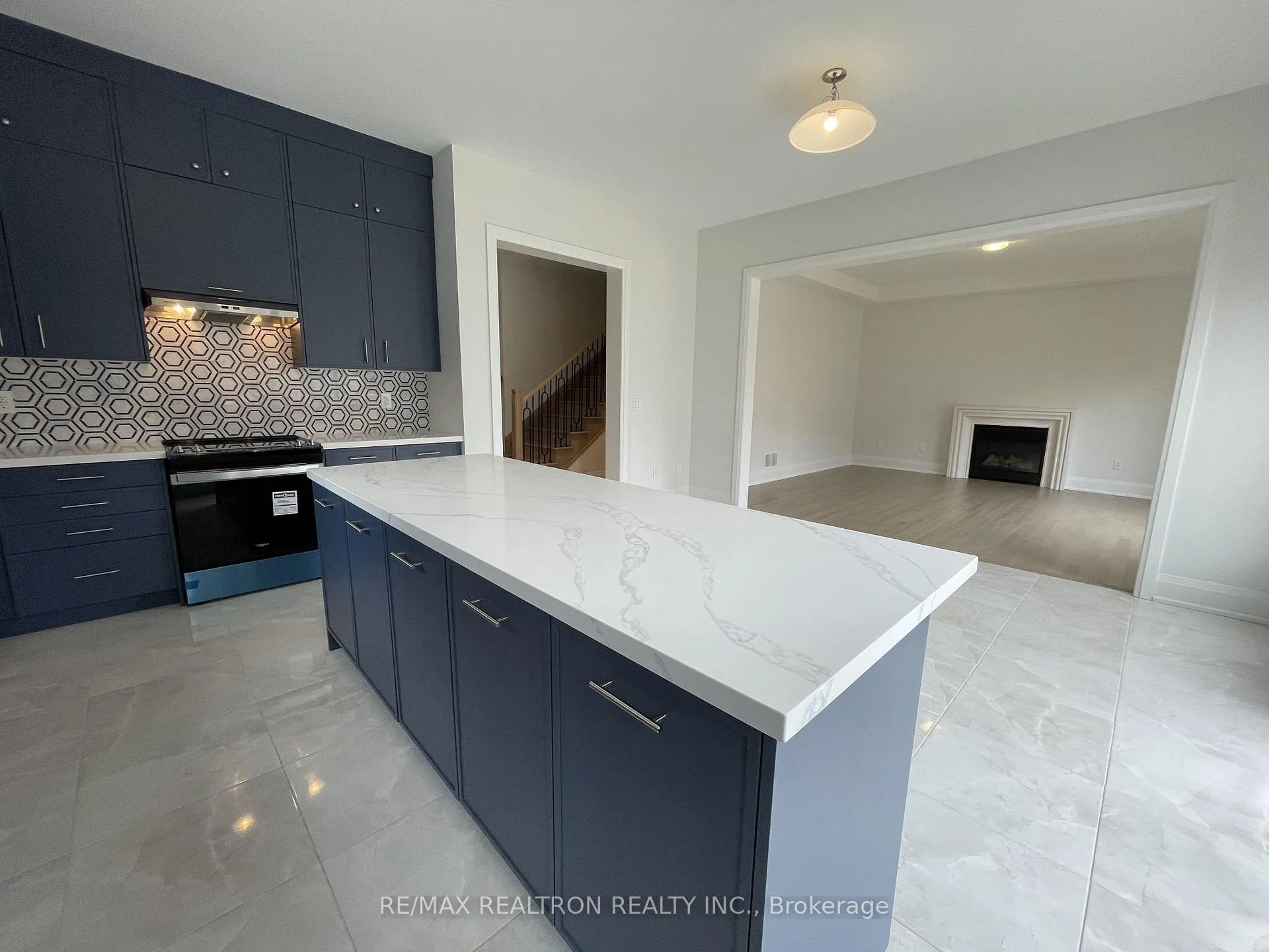 Photo 8 of 28 Tipp Drive, Richmond Hill, Rural Richmond Hill — HOMEH