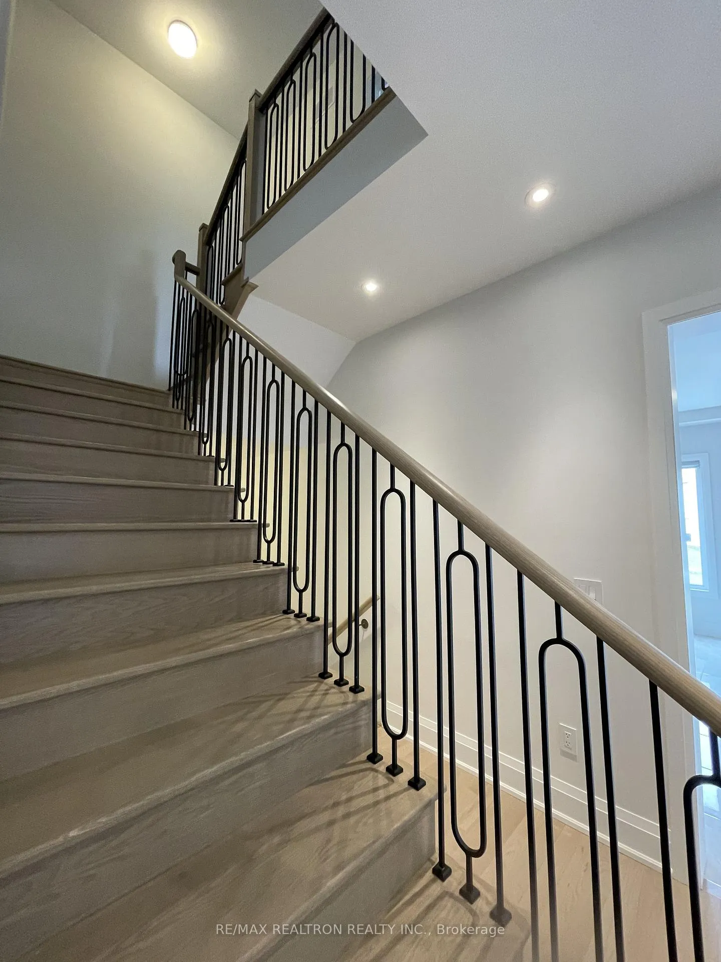 Photo 15 of 28 Tipp Drive, Richmond Hill, Rural Richmond Hill — HOMEH