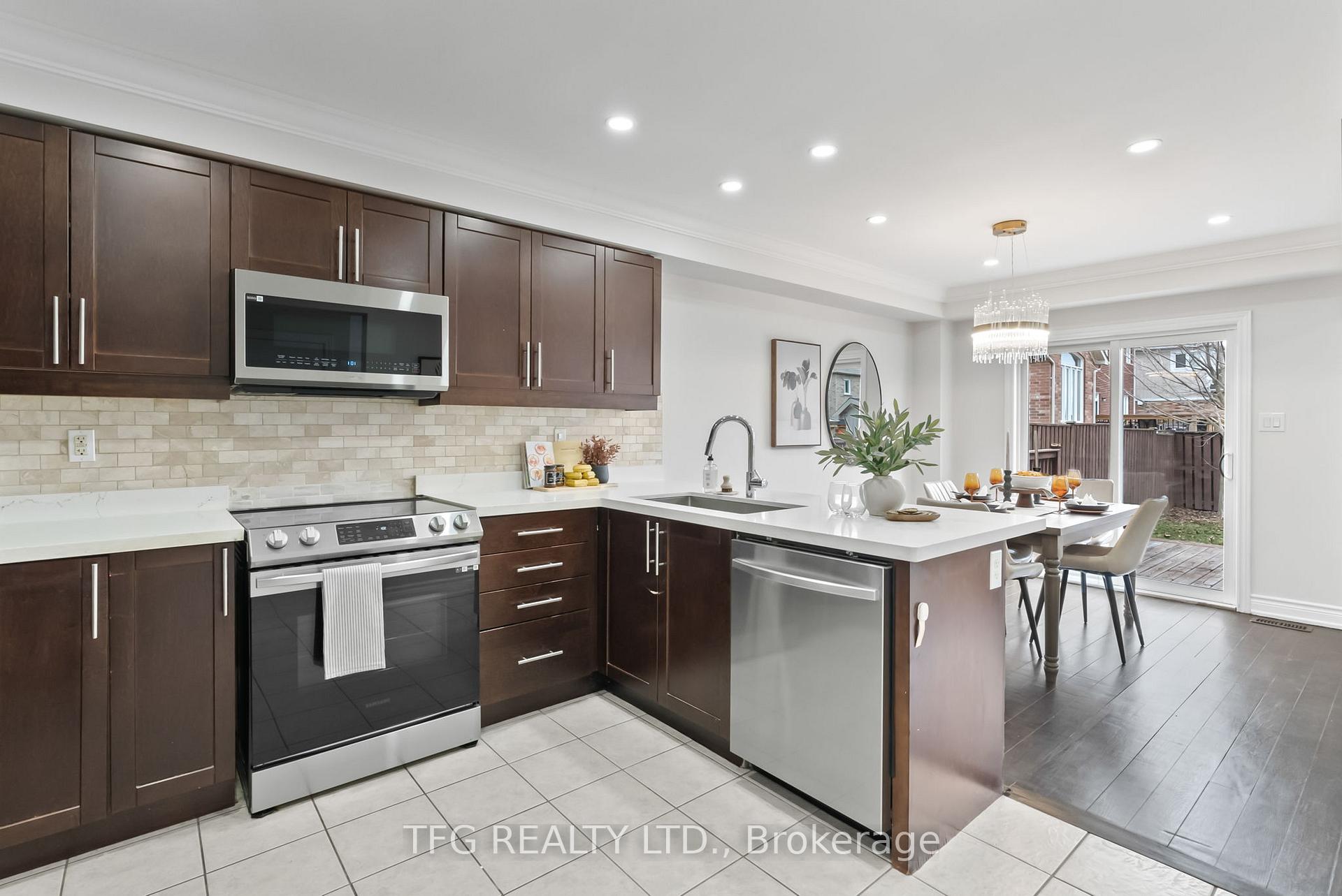 Photo 5 of 141 Worden Drive, Clarington, Courtice — HOMEH