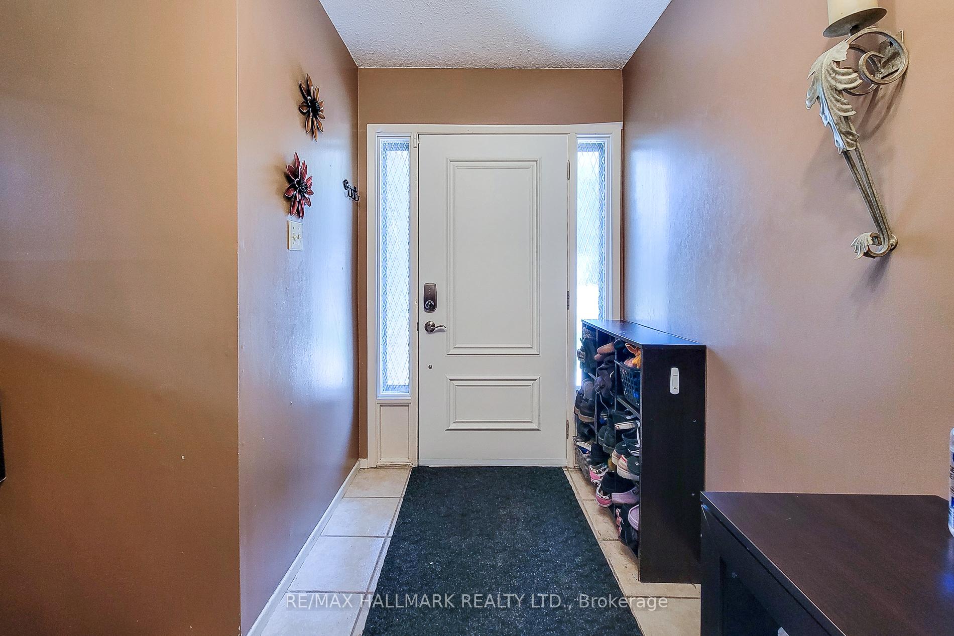 Photo 14 of 187 Wendover Drive, Hamilton, Fessenden — HOMEH