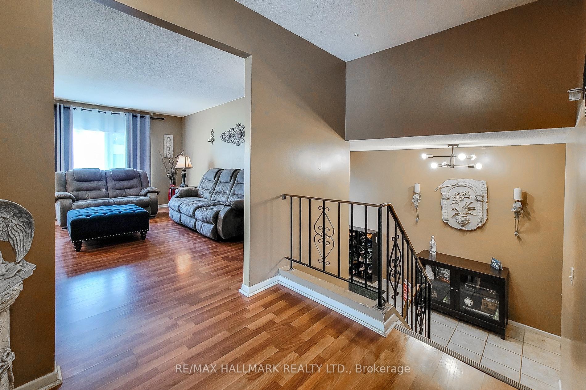 Photo 16 of 187 Wendover Drive, Hamilton, Fessenden — HOMEH