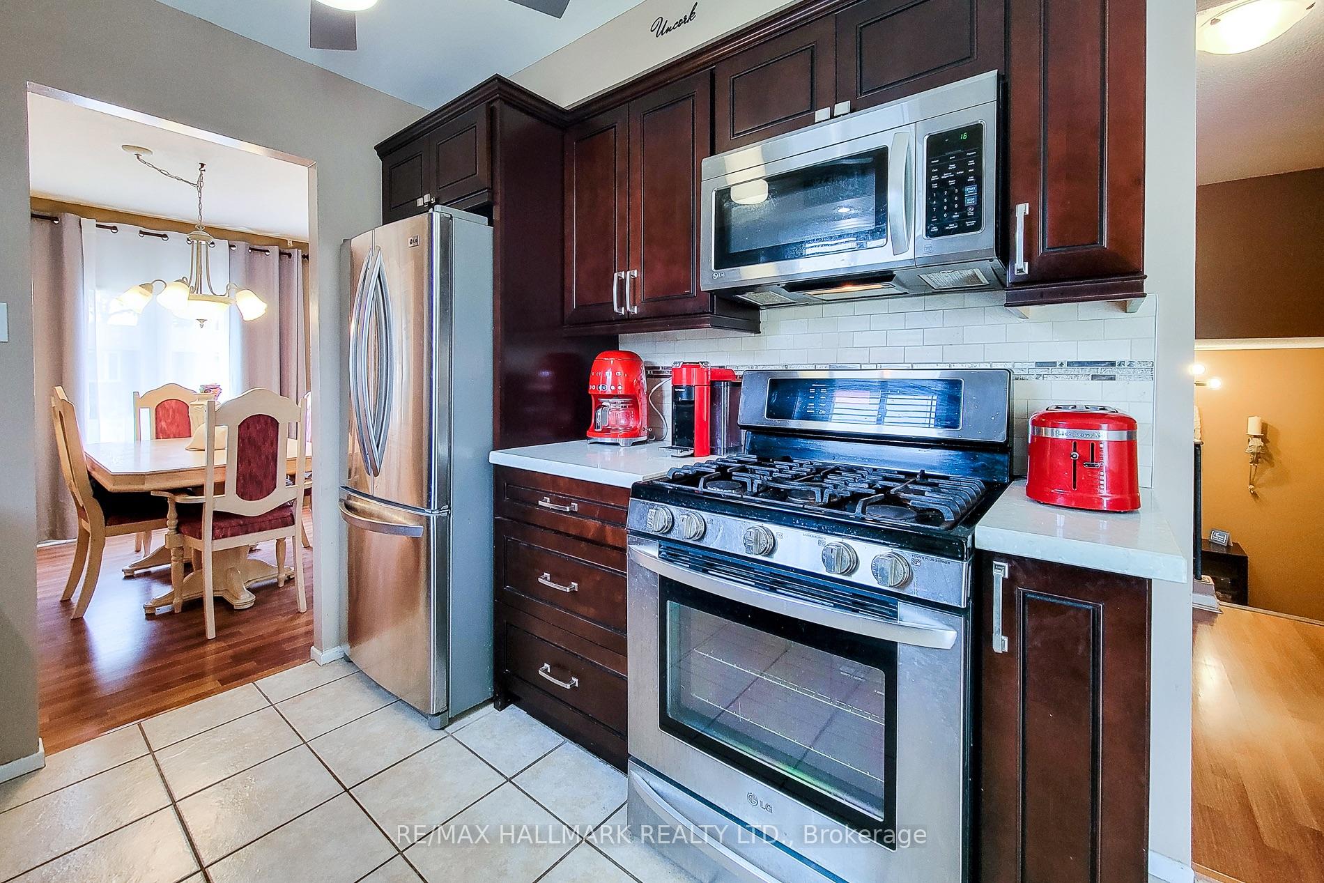 Photo 19 of 187 Wendover Drive, Hamilton, Fessenden — HOMEH