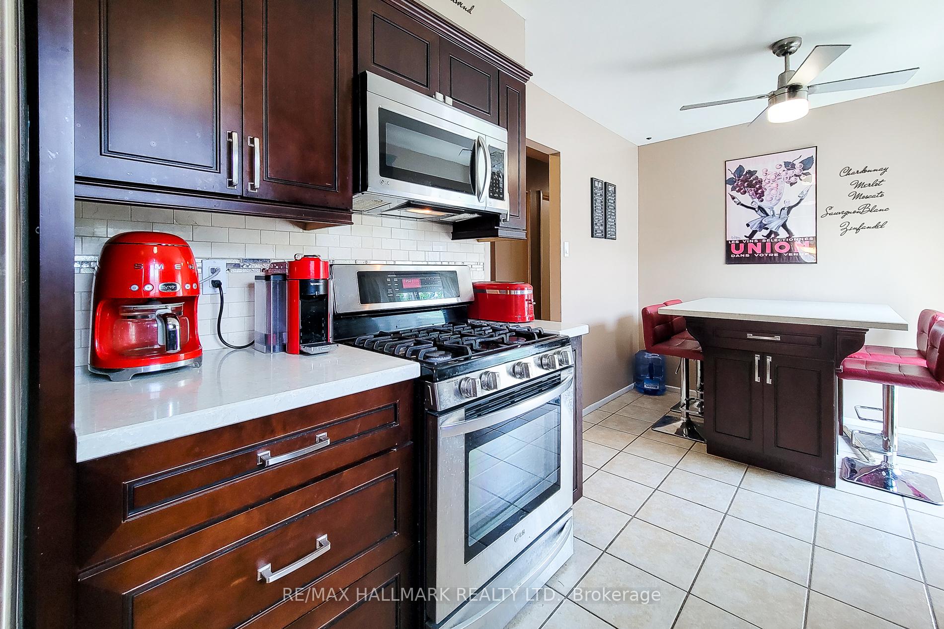 Photo 20 of 187 Wendover Drive, Hamilton, Fessenden — HOMEH