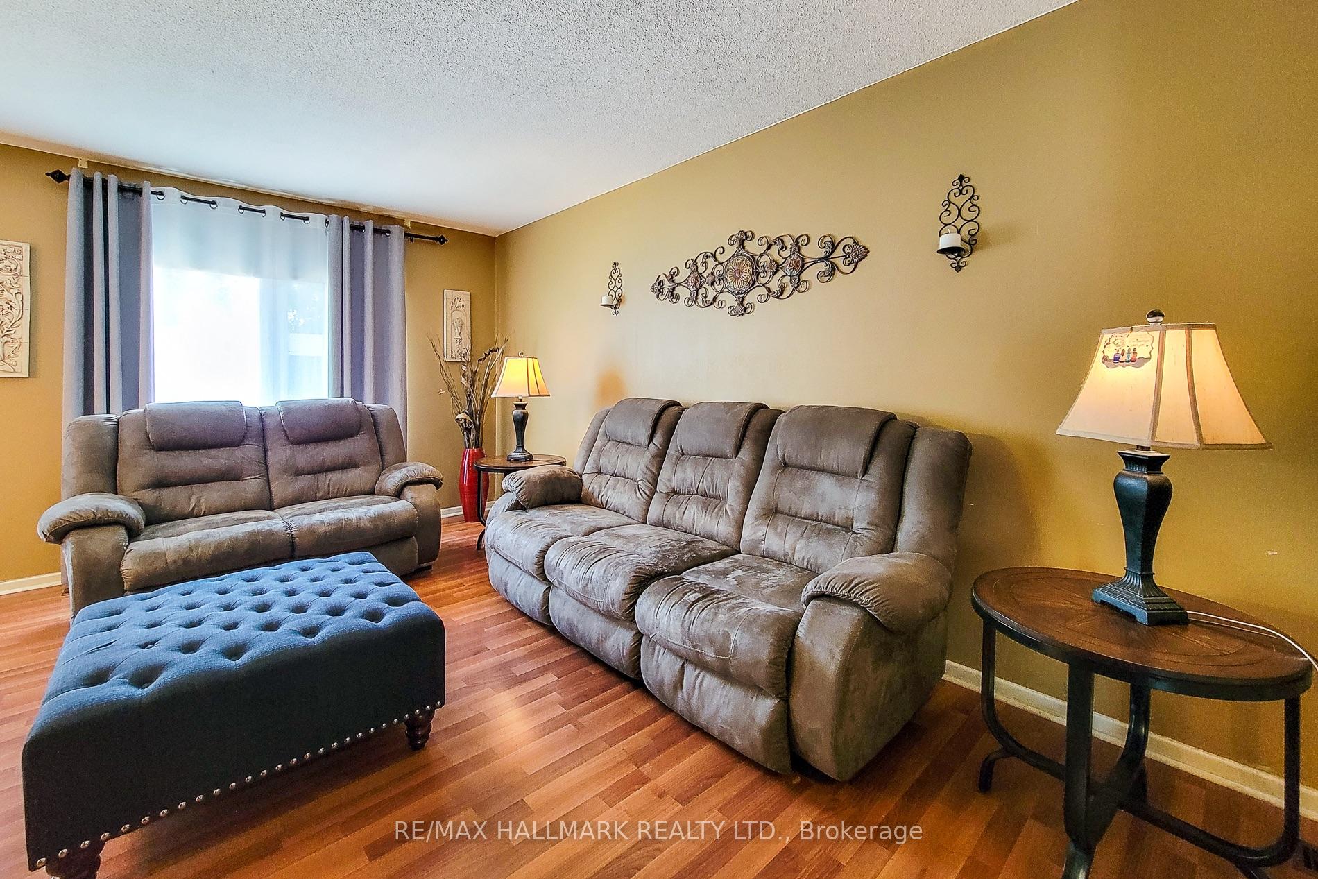 Photo 24 of 187 Wendover Drive, Hamilton, Fessenden — HOMEH