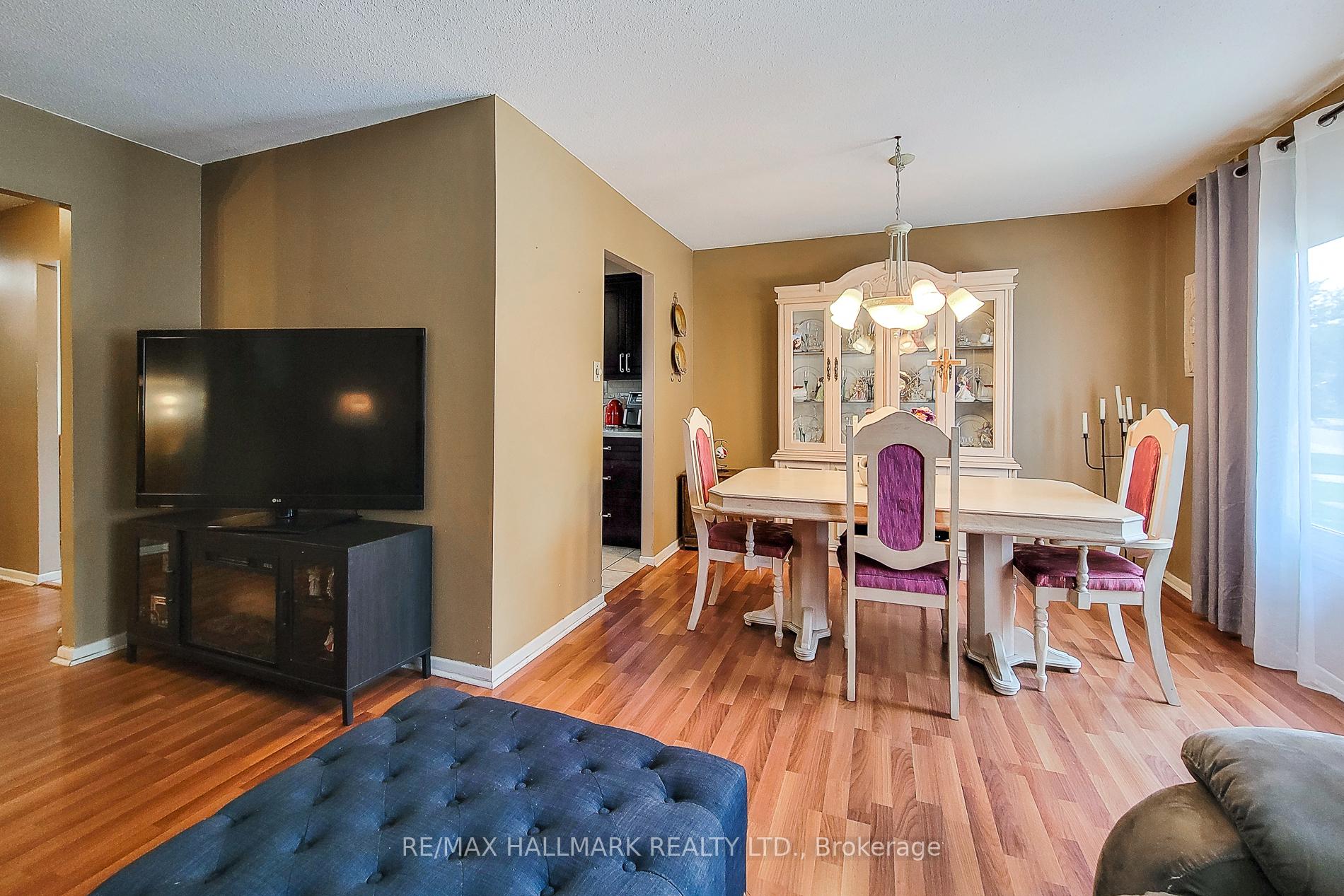 Photo 25 of 187 Wendover Drive, Hamilton, Fessenden — HOMEH