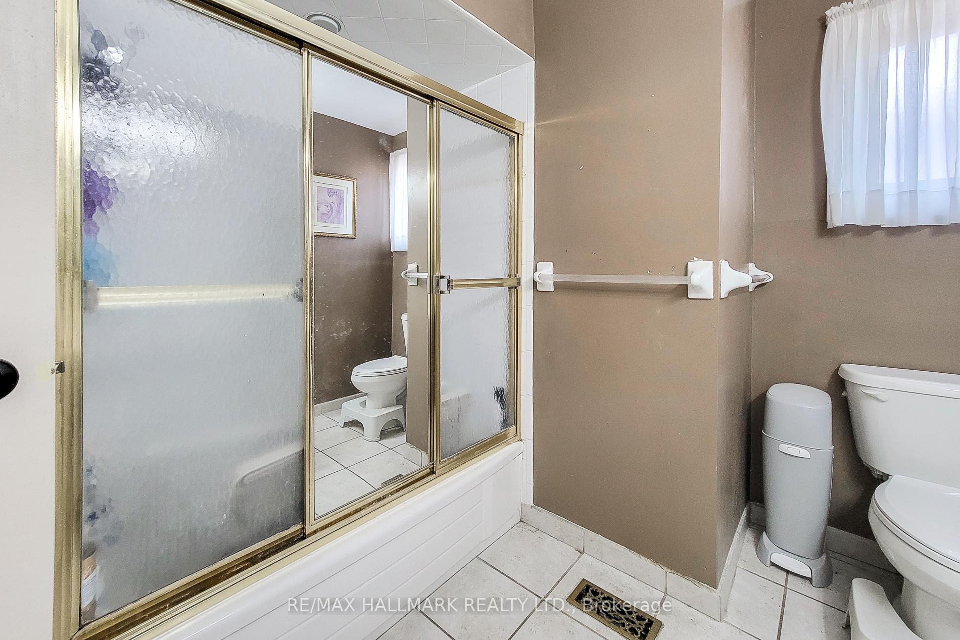 Photo 34 of 187 Wendover Drive, Hamilton, Fessenden — HOMEH
