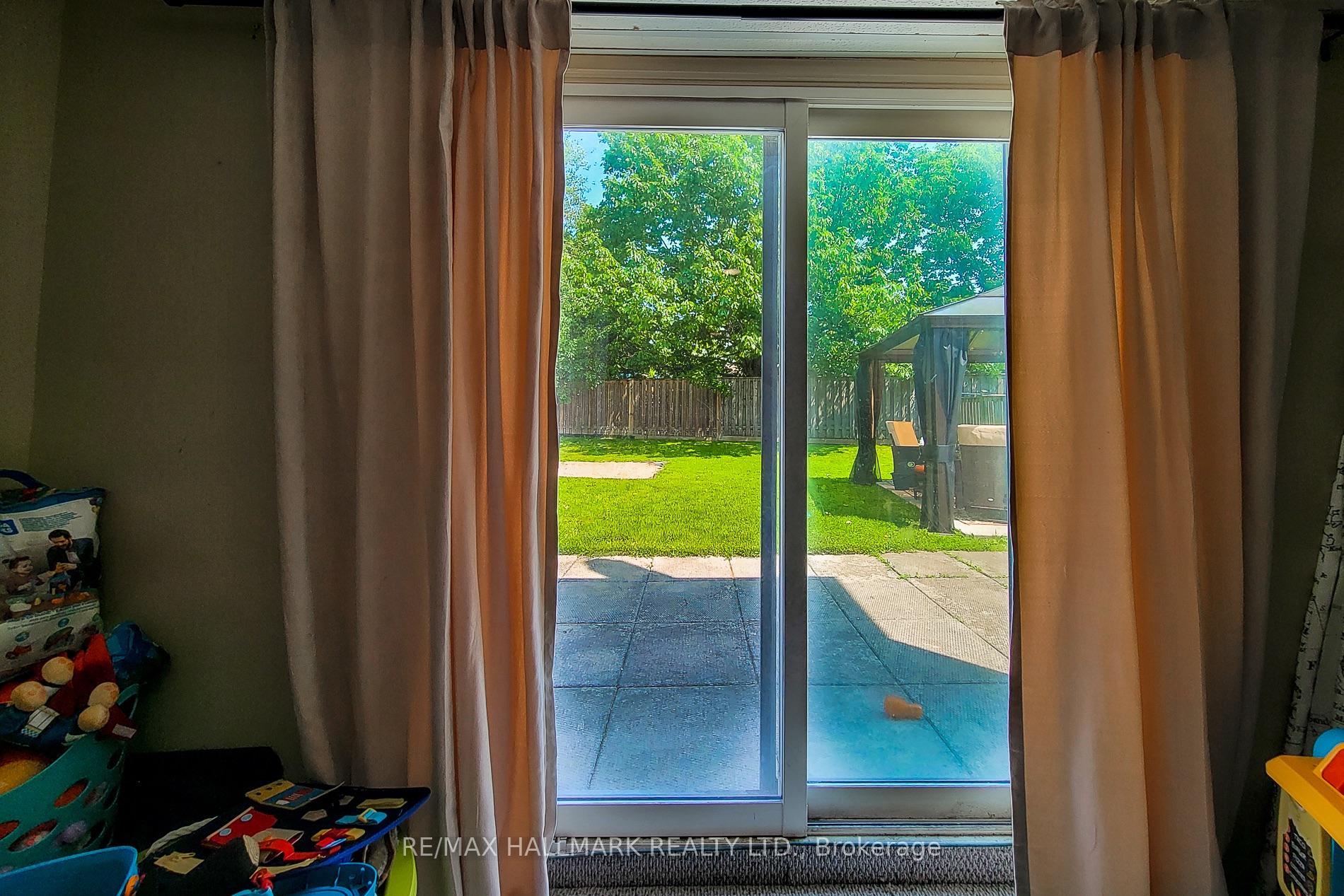 Photo 39 of 187 Wendover Drive, Hamilton, Fessenden — HOMEH