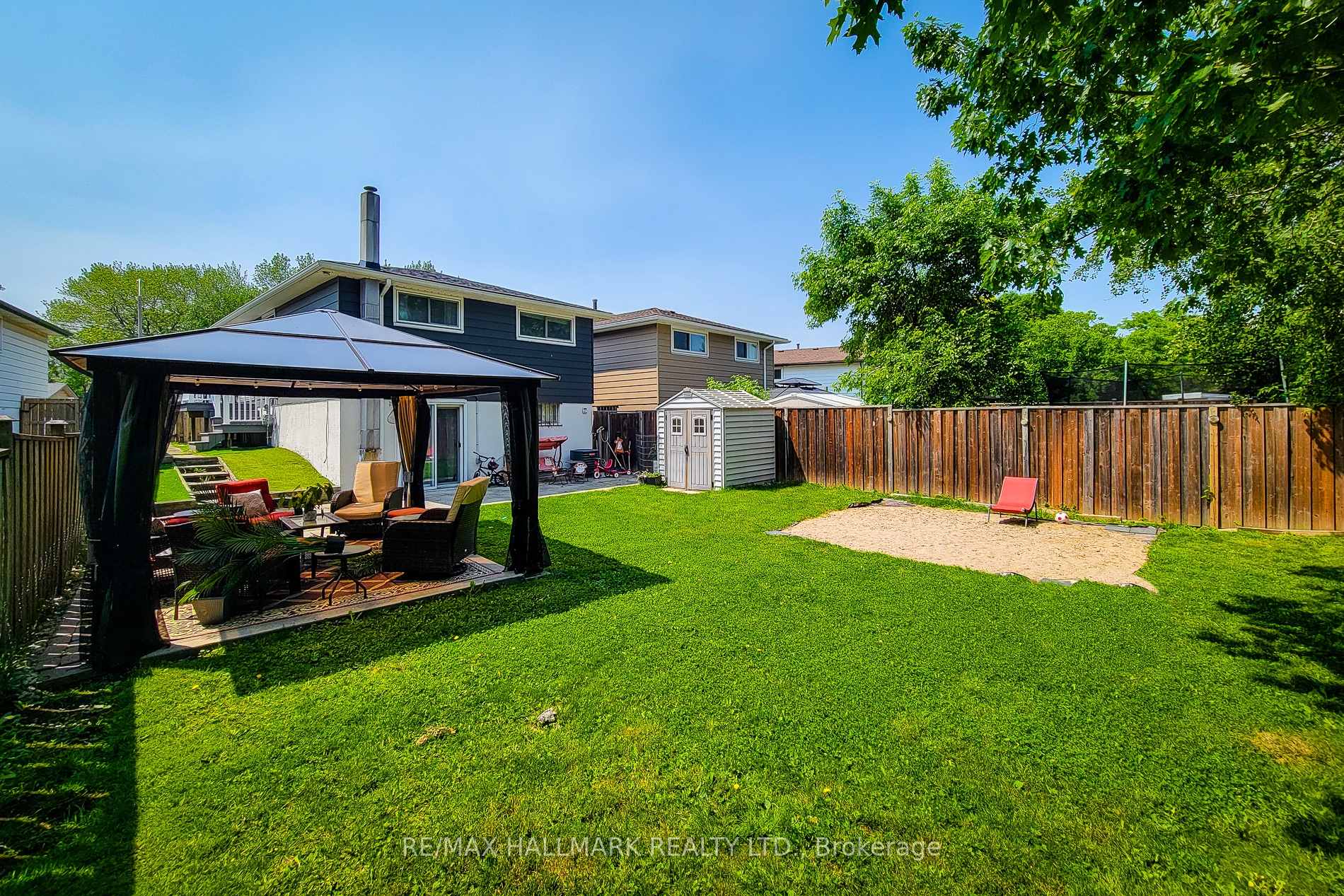 Photo 41 of 187 Wendover Drive, Hamilton, Fessenden — HOMEH