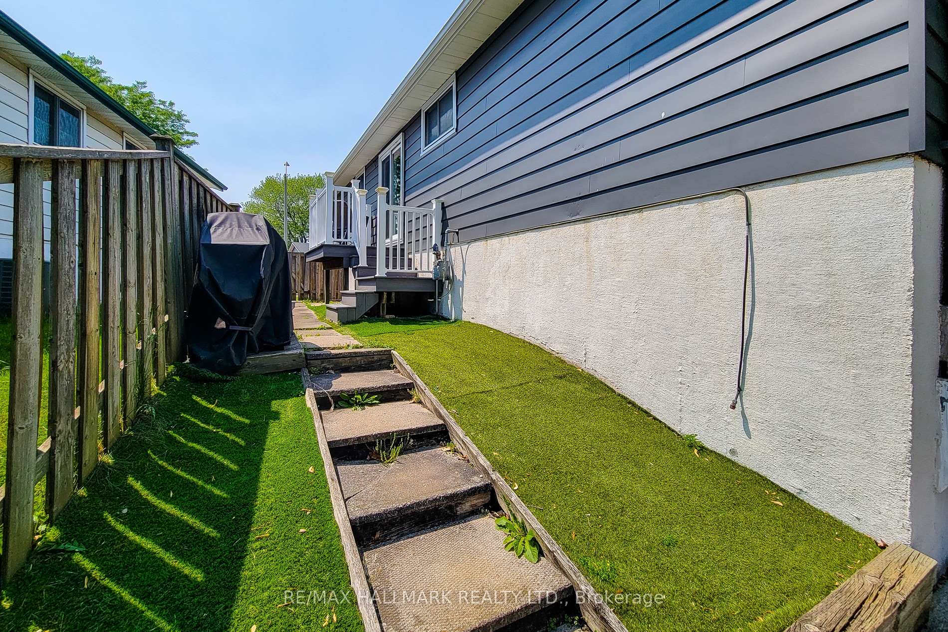 Photo 45 of 187 Wendover Drive, Hamilton, Fessenden — HOMEH