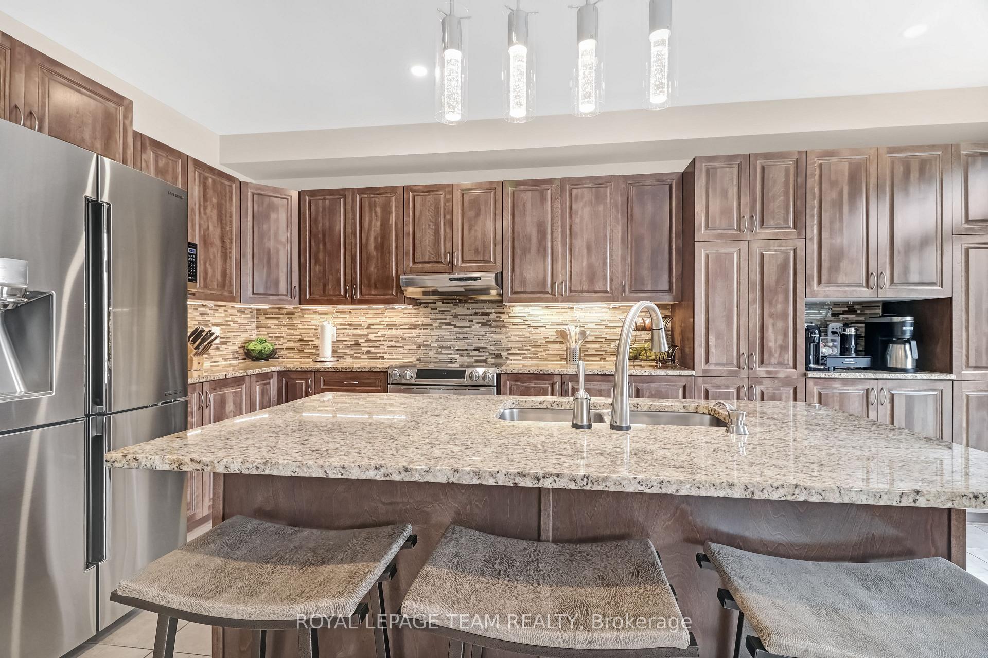 Photo 13 of 3519 Woodroffe Avenue, Ottawa, Barrhaven - Strandherd — HOMEH