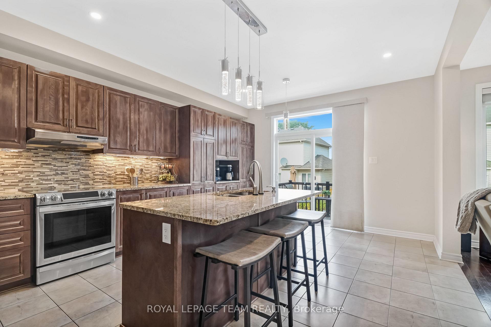 Photo 15 of 3519 Woodroffe Avenue, Ottawa, Barrhaven - Strandherd — HOMEH
