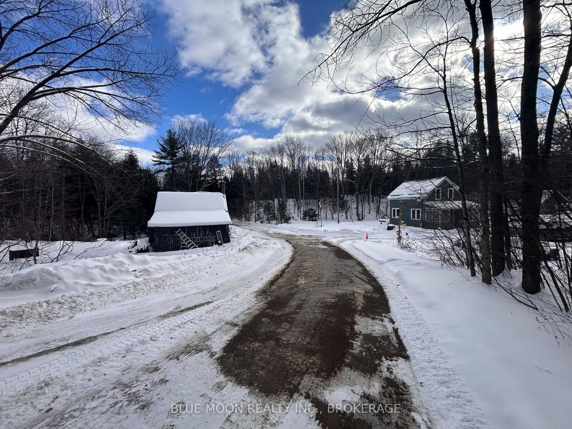 Photo 2 of 1108 South Road, Frontenac, Frontenac North — HOMEH